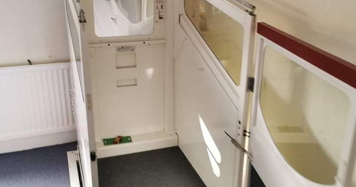 ULTRA LIFT Services LTD Facebook ad