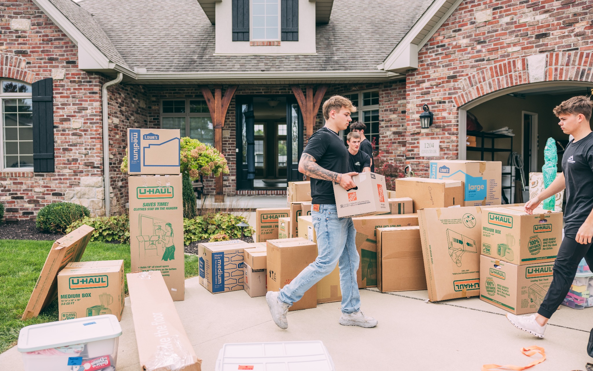 Moving Mountains: Moving Services Facebook ad