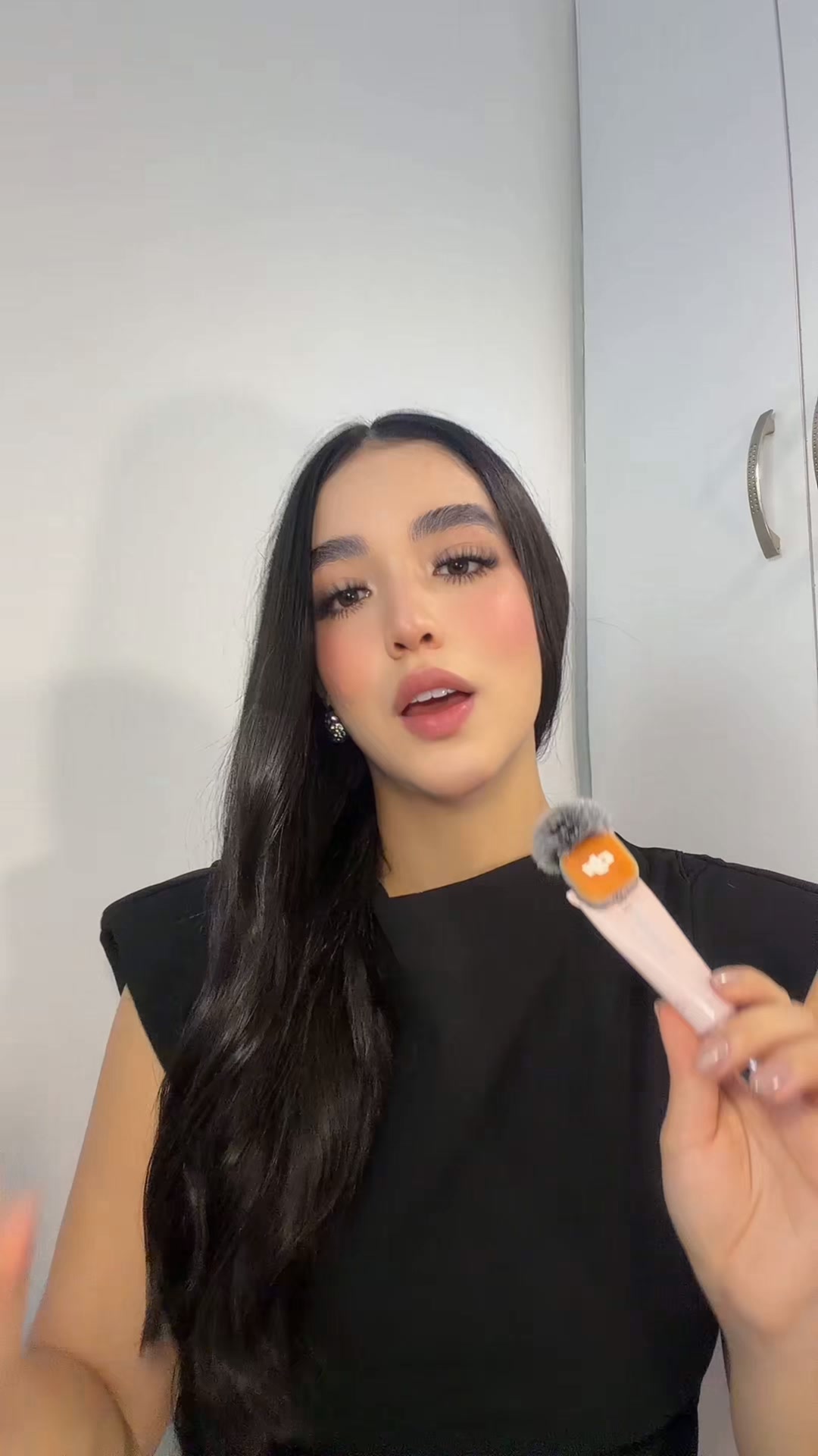 La Pocion Facebook ad: El primer paso hacia un cabello reparado empieza aquí
