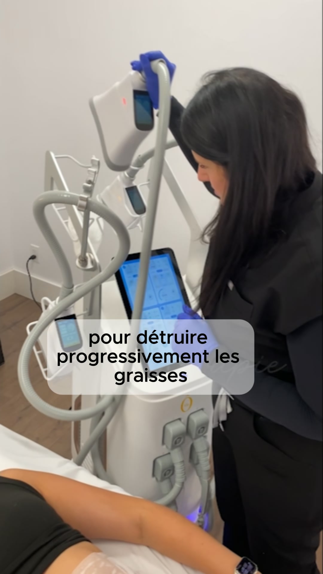 Ô VIE Facebook ad: OFFRE DE LANCEMENT, CRYOLIPOLYSE Séance découverte en…