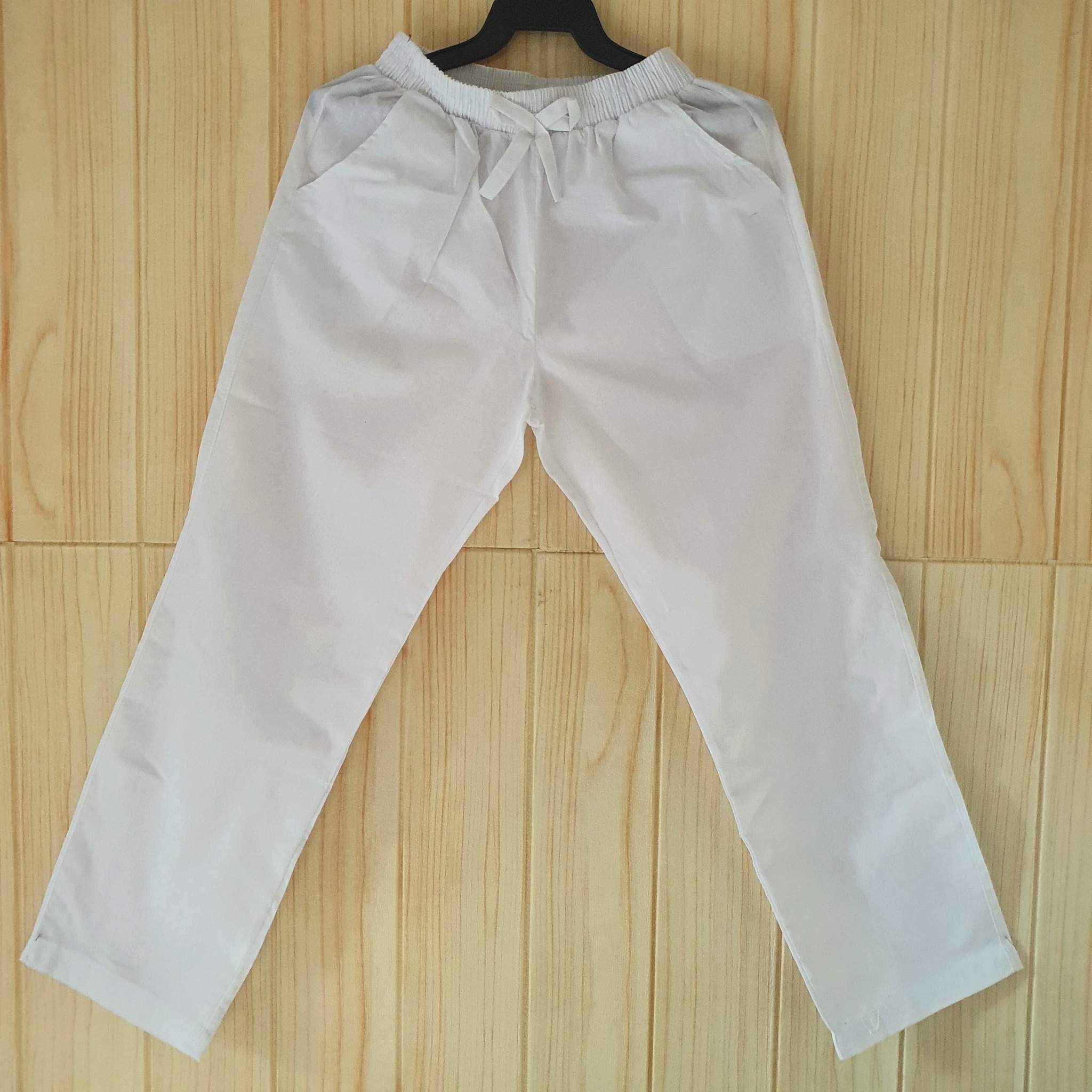 Enudi garment pamunuwaa Facebook ad: x_ _ 1000/=1100/=1200 тσ 1300/= _ _x
