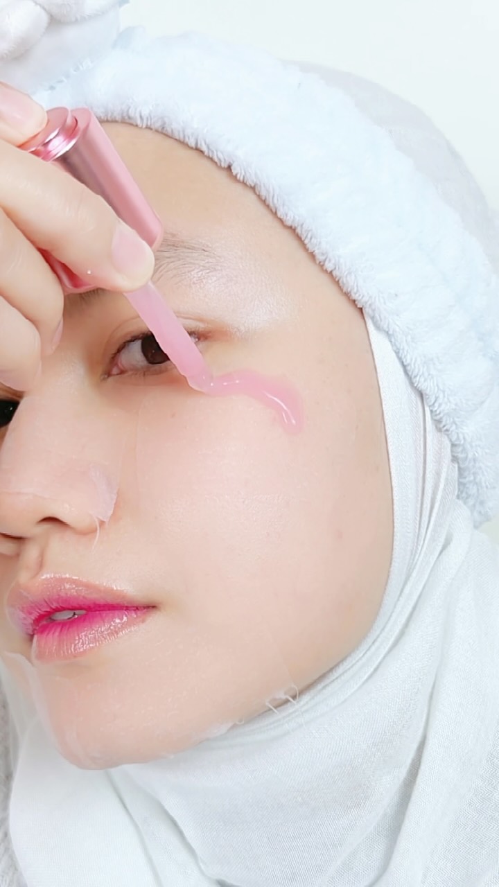 Skintific Outlet Facebook ad: Hacks punya wajah Glass Skin pakai 4in1 SKINTIFIC…