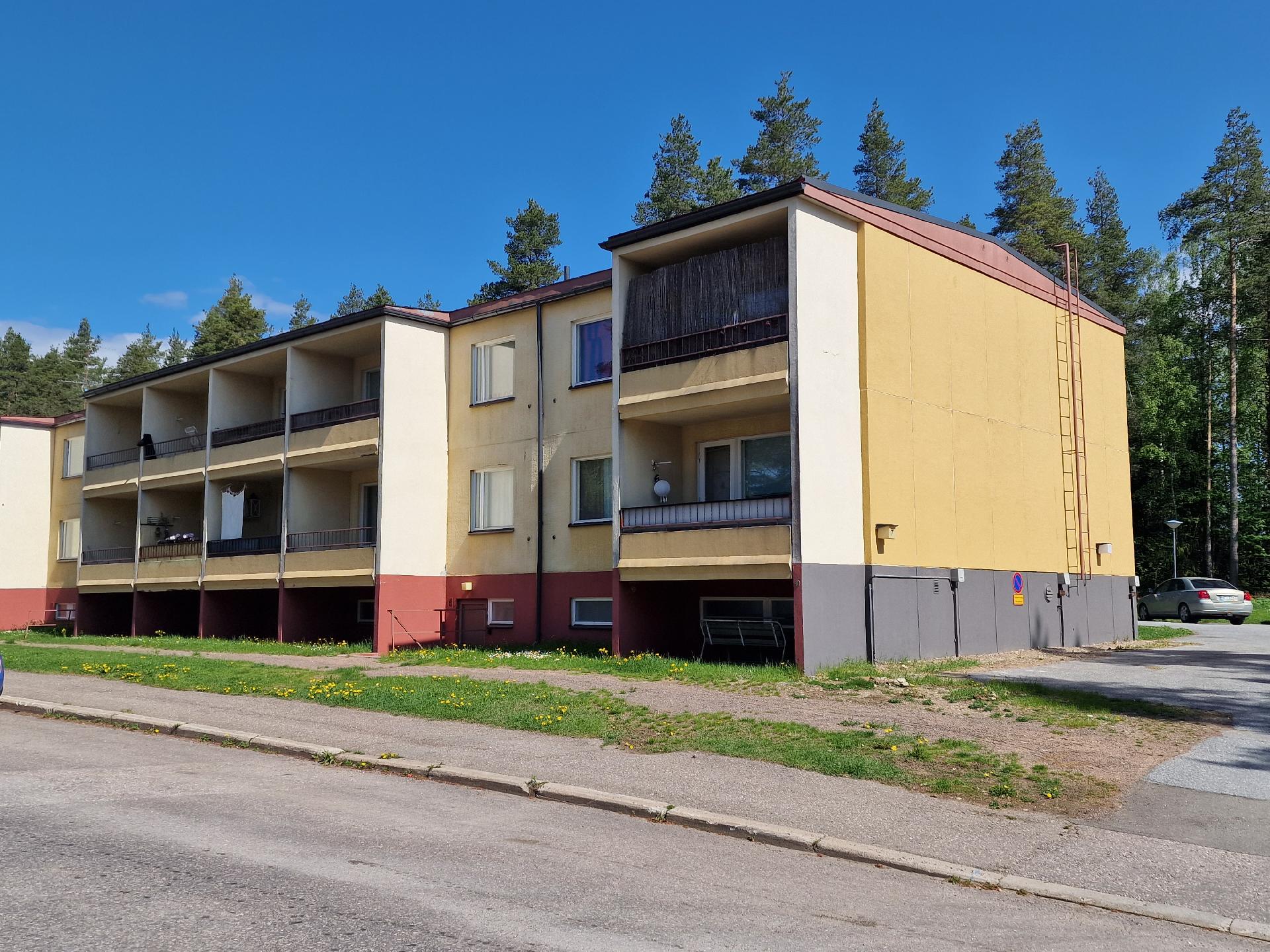 Kiinteistömaailma Facebook ad: Tässäkö se nyt on, uusi kotisi?