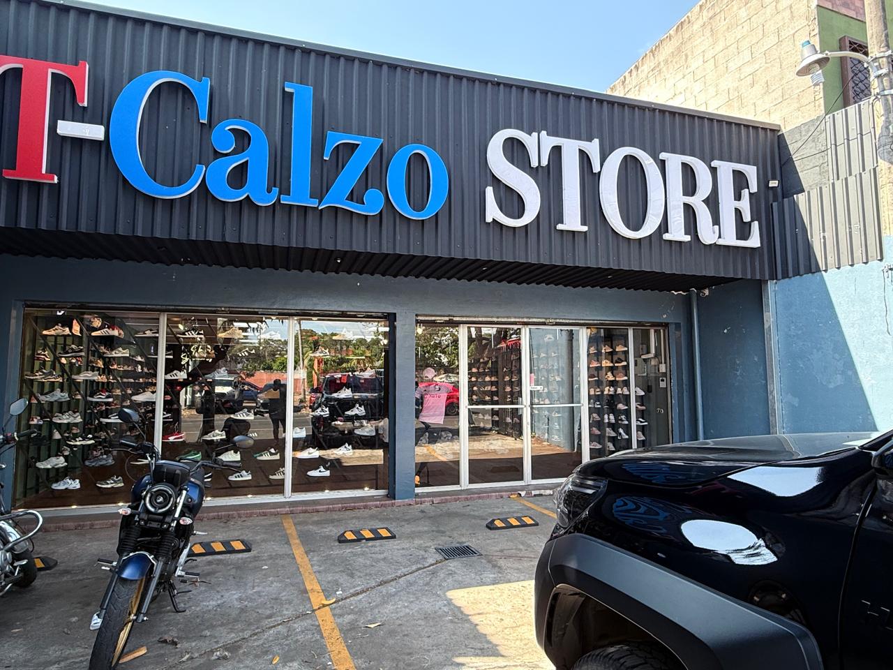 T-calzo store Sonsonate Facebook ad: Tienda de zapatos de marca de la mejor…