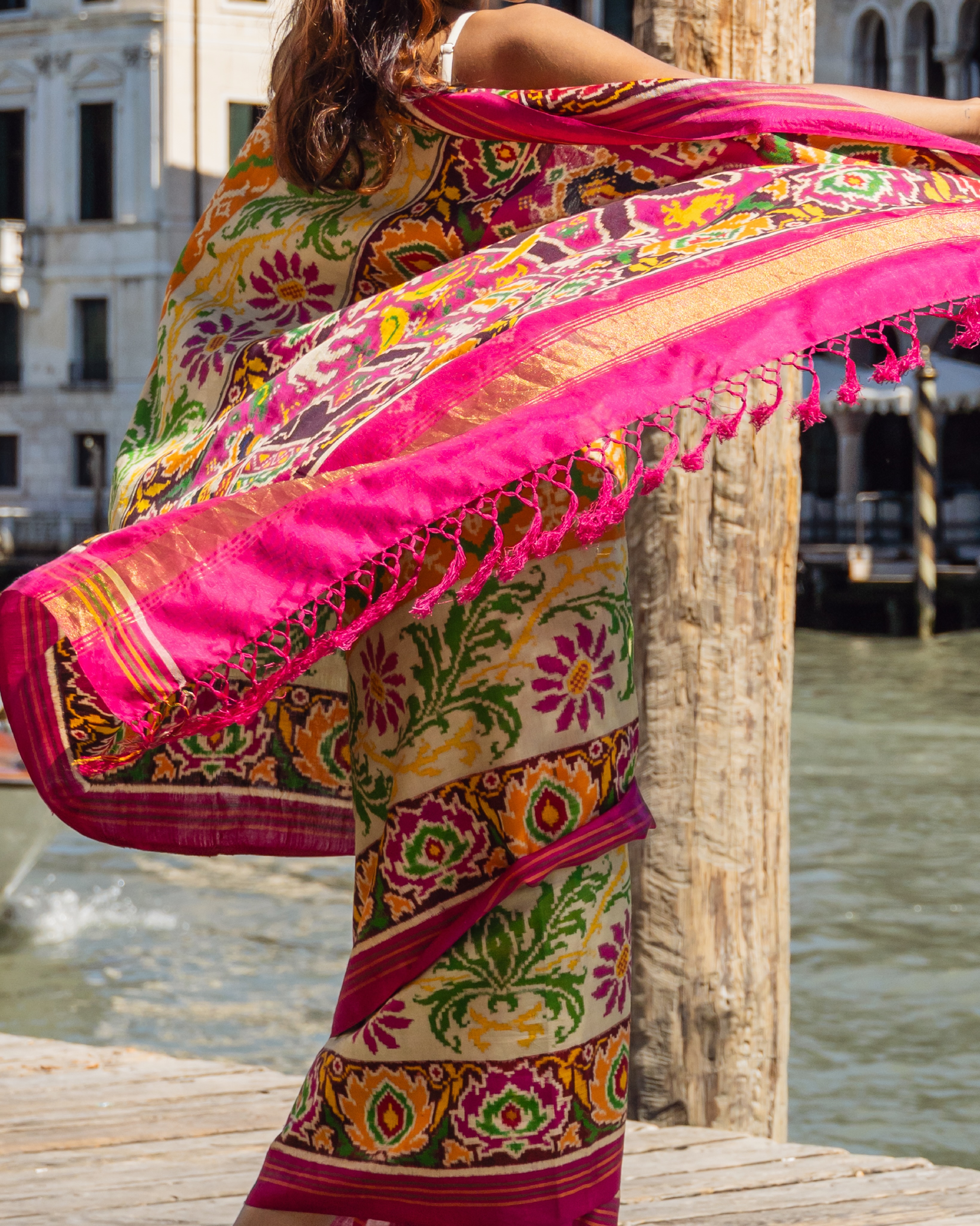 Mavuris Facebook ad: Buy Kanchipuram Silk Sarees, Banaras Handloom, Cotton…