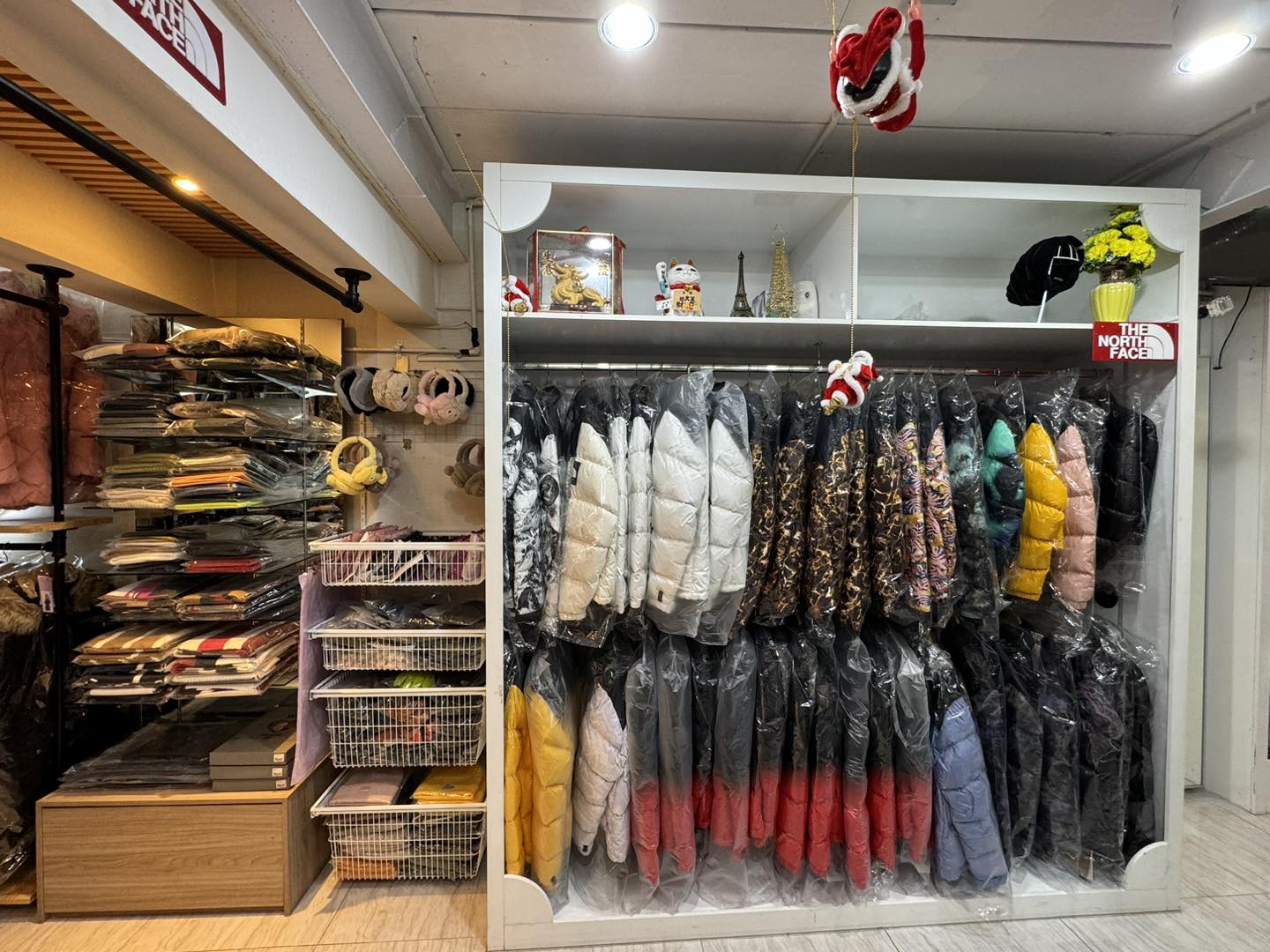 Coat Studio เช่าเสื้อกันหนาว เช่าเสื้อโค้ท แบรนด์เนม Facebook ad: ร้านเล็กๆ แต่แน่นไปด้วยความอบอุ่นนะ