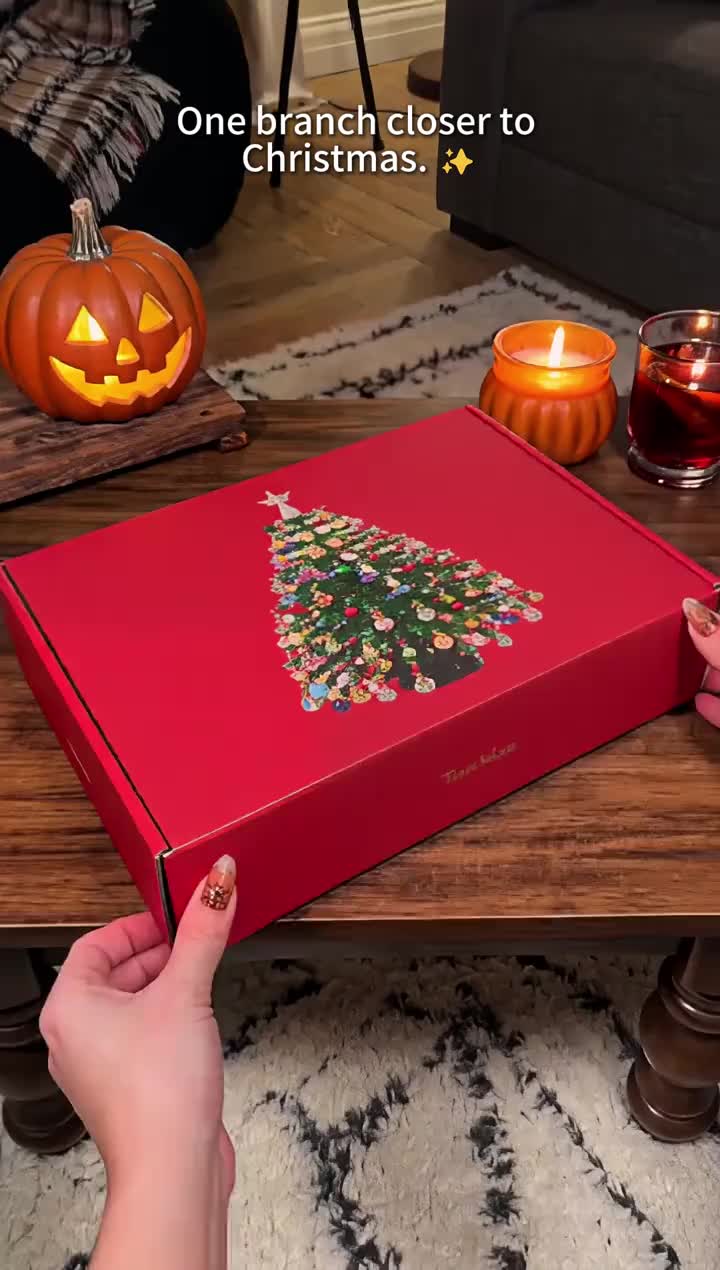 Cozyfolk Facebook ad: Tiny tree, maximum Christmas sparkle.