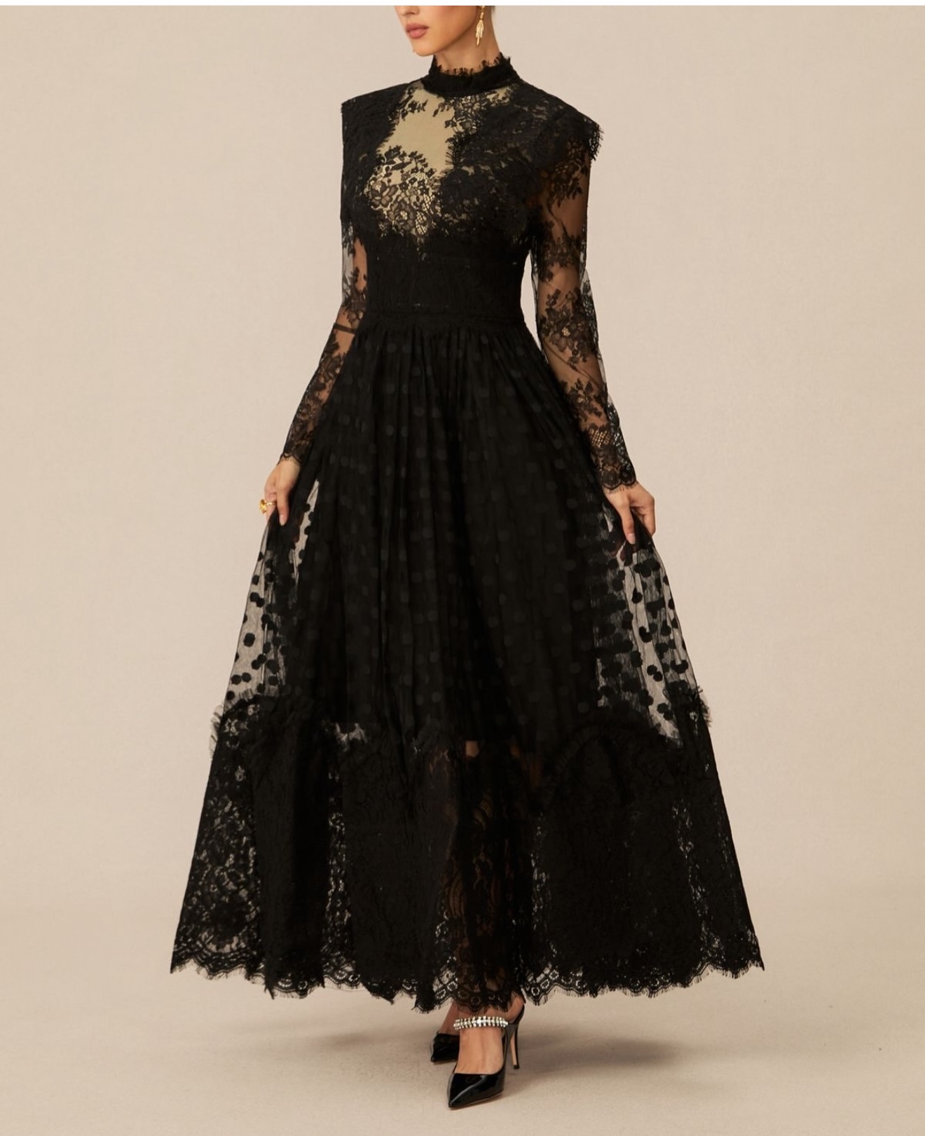 Rosela_styleloft Facebook ad: Refined. Feminine. Undeniably chic.