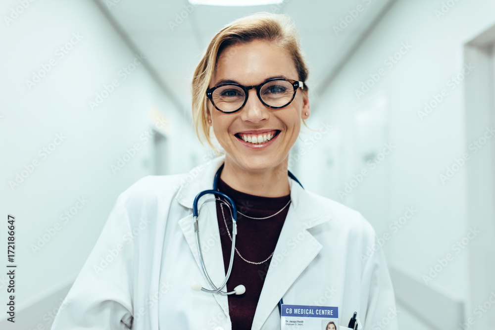 Recrutement de médecins Facebook ad: Médecin généraliste/Interniste (H/F) - Service de médecine…