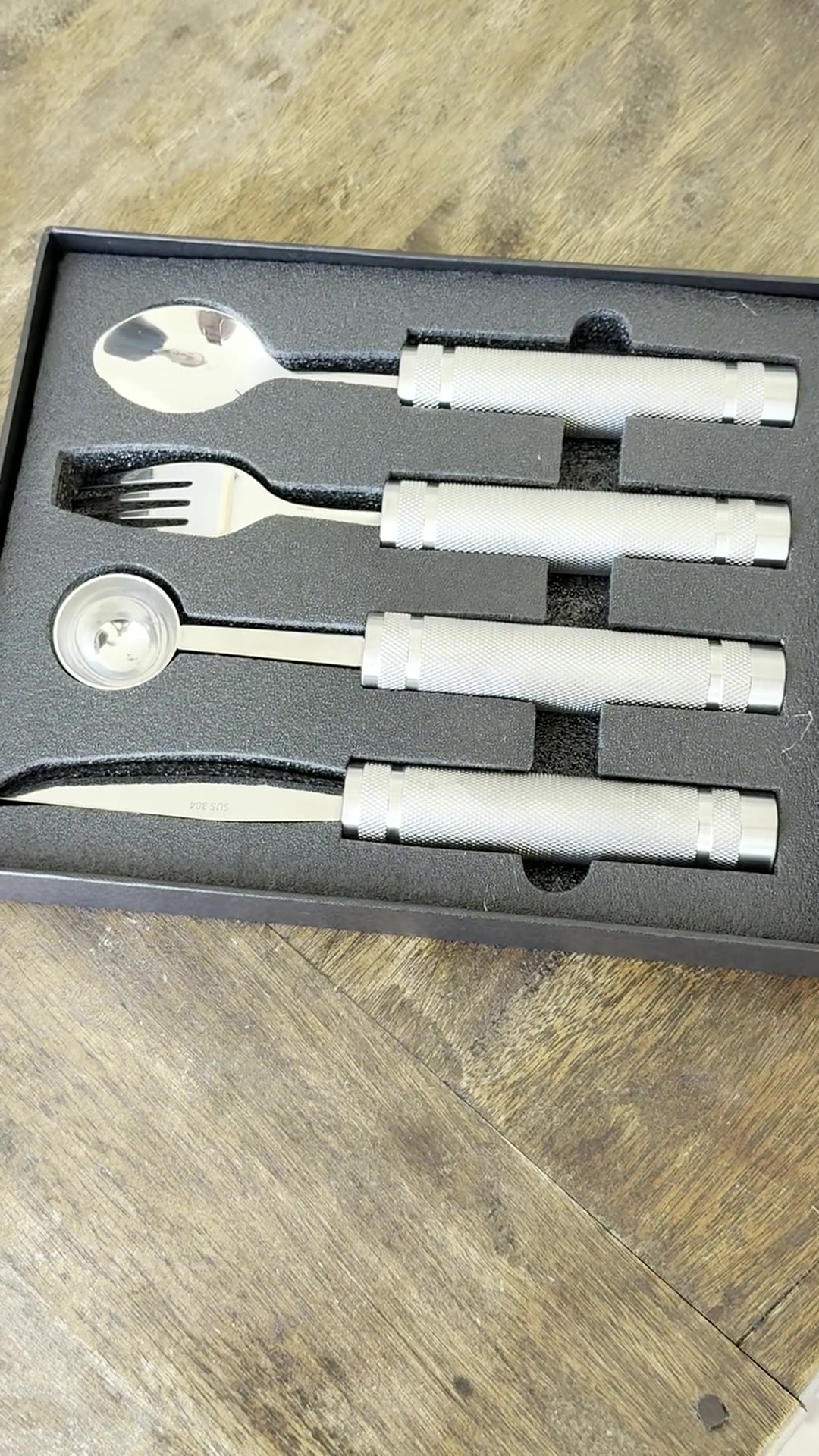 Kensui Facebook ad: Every Meal Is a Grip Workout