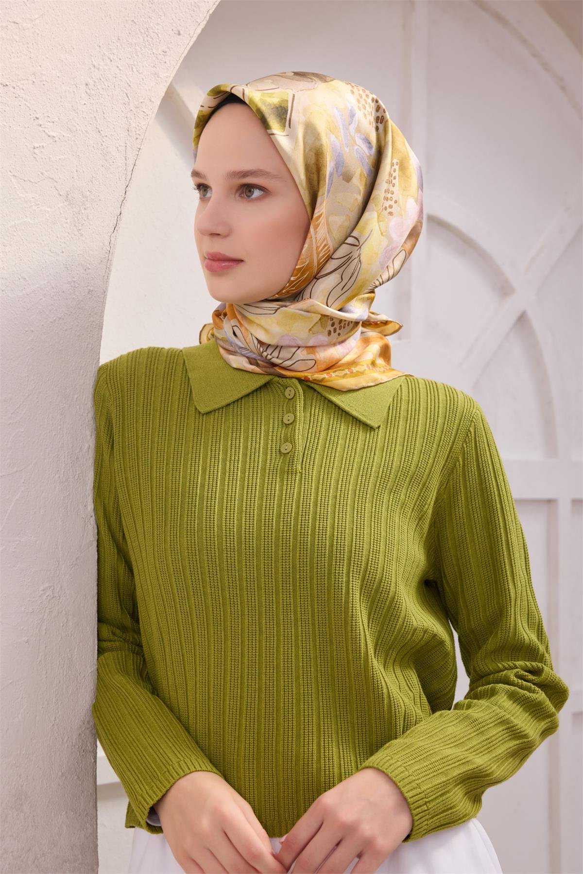 Her scarf  Facebook ad