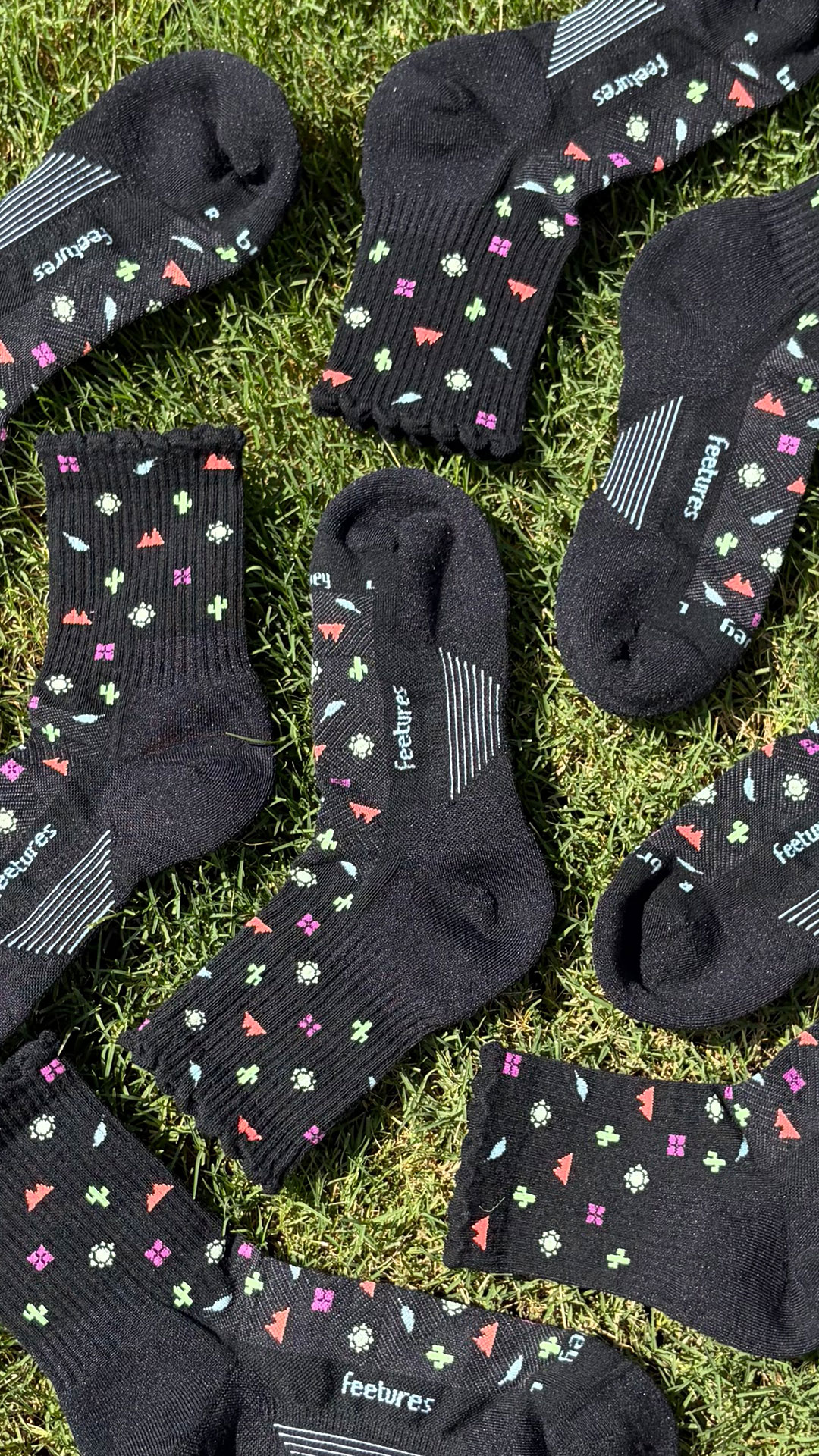 Feetures Facebook ad