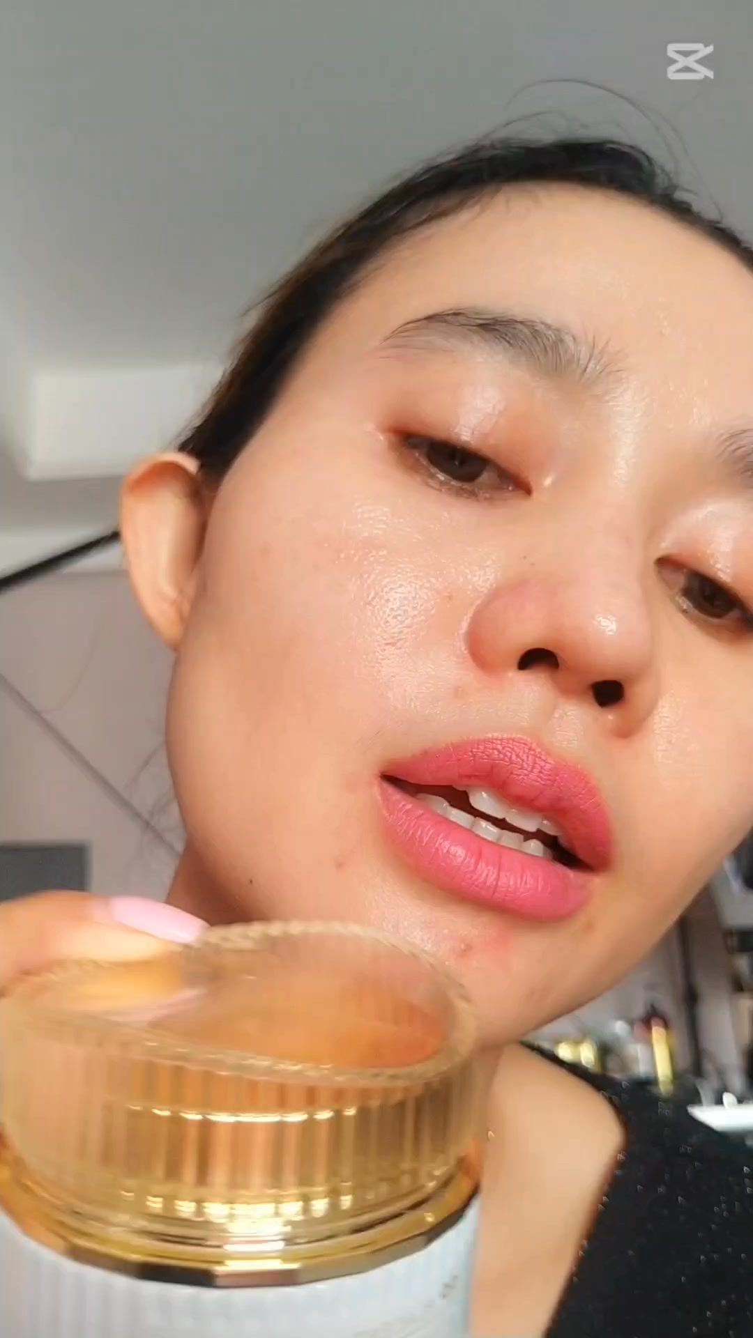 ឈុតមុខកូរ៉េ - BBnH Korean Skincare Facebook ad: បងៗមានបញ្ហាជាំ មើលវិដេអូនេះអោយចប់ បទពិសោធន៍អ្នកលក់ផ្ទាល់…