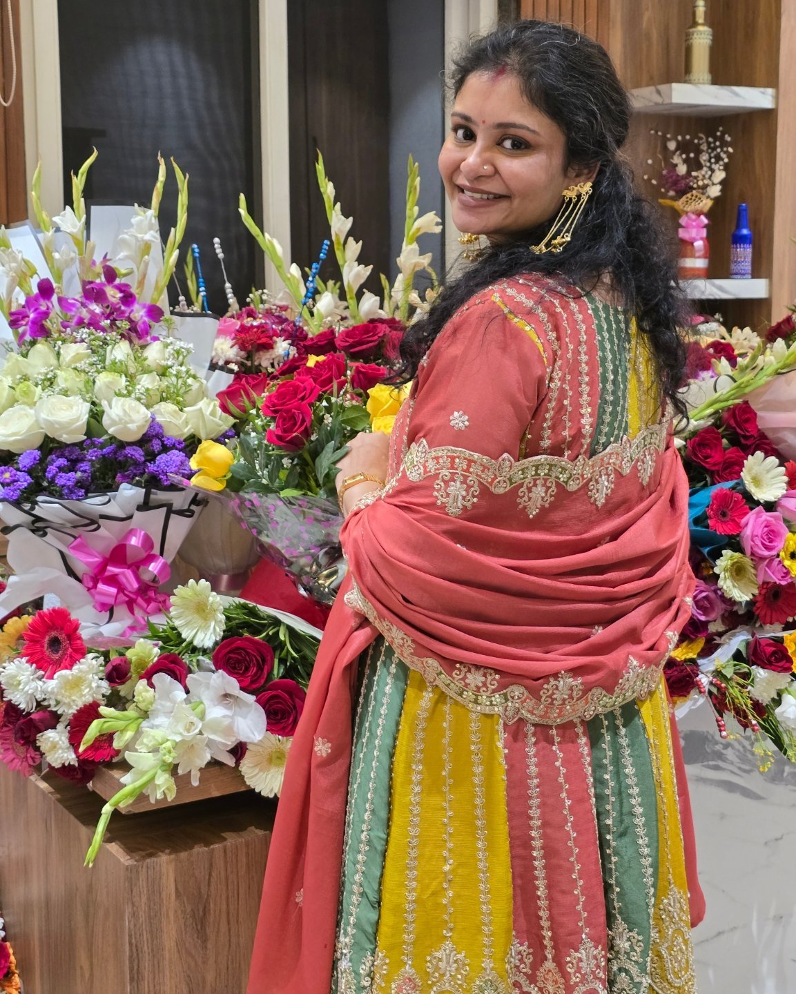 vibewith_kamayani Facebook ad: A heart full of gratitude and a wardrobe…