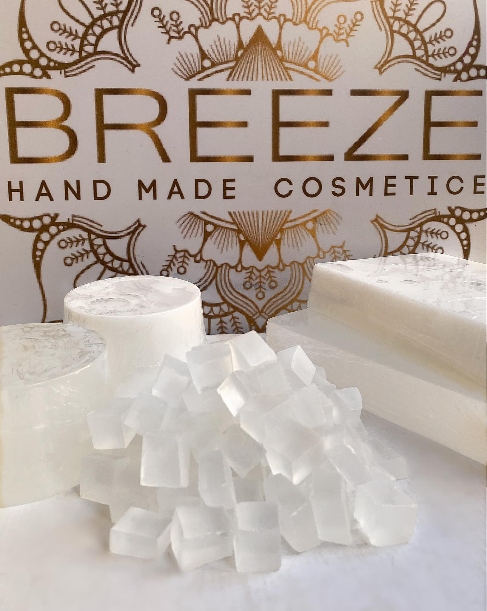 BreeZe Handmade Products Facebook ad: خامات لتصنيع مستحضرات التجميل