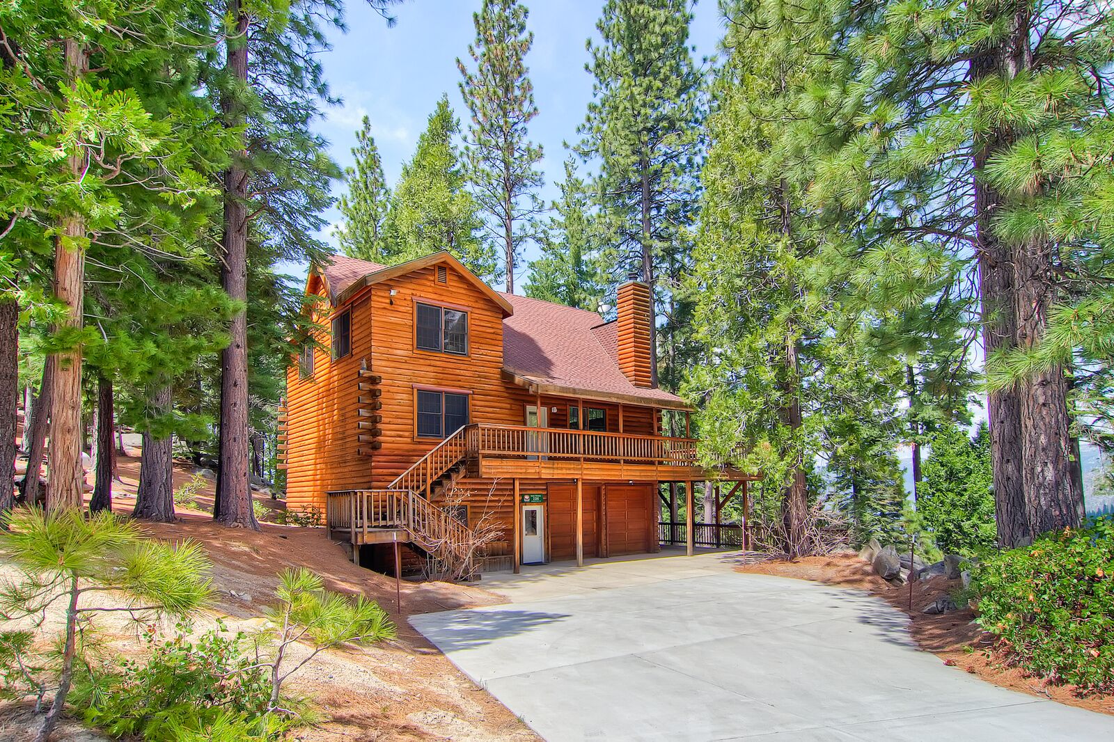 Yosemite's Scenic Wonders Vacation Rentals Facebook ad: Yosemite Lodging