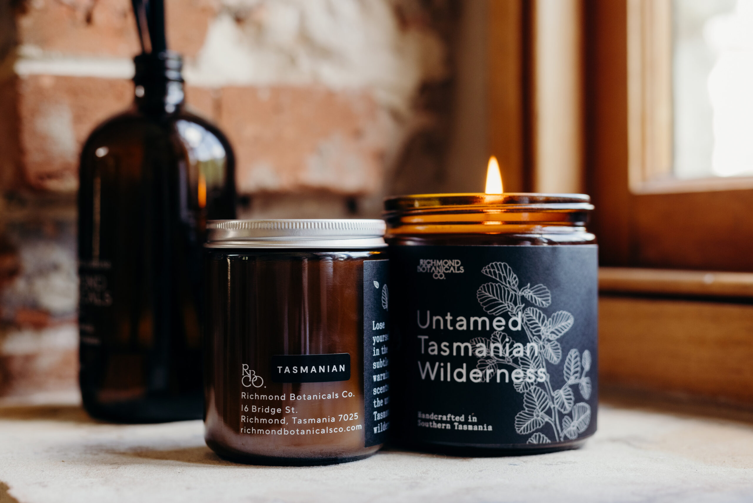 Richmond Botanicals Co. Facebook ad: Shop botanical soy candles, bath salts & home…