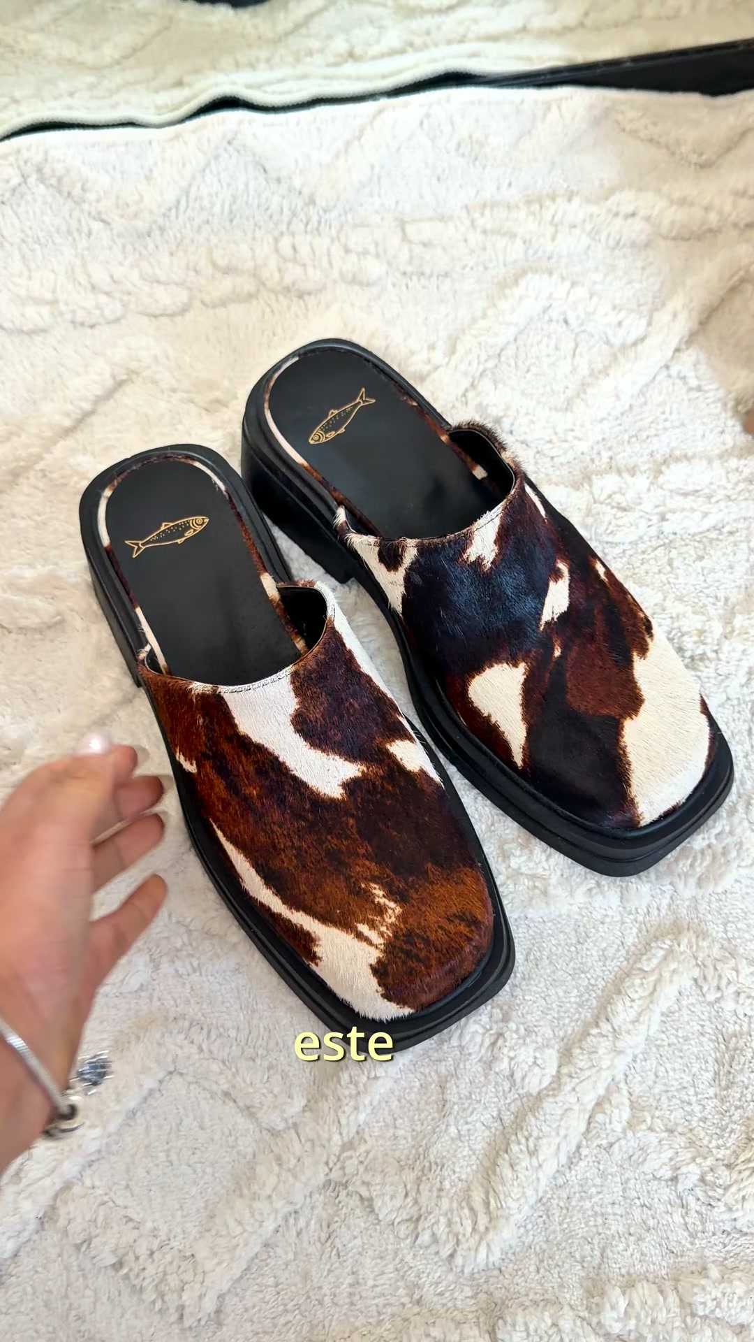 Calzado Femenino by Brukin Facebook ad: Cuotas sin interes
