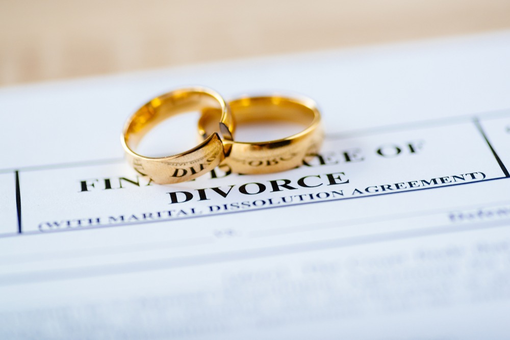 Centro AMIGO Facebook ad: DIVORCIOS POR SOLO $399
