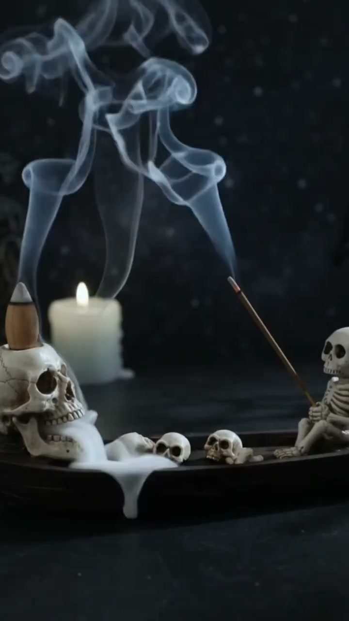 Tewvo Daily Shop Facebook ad: Add a little spooky magic to your home!
