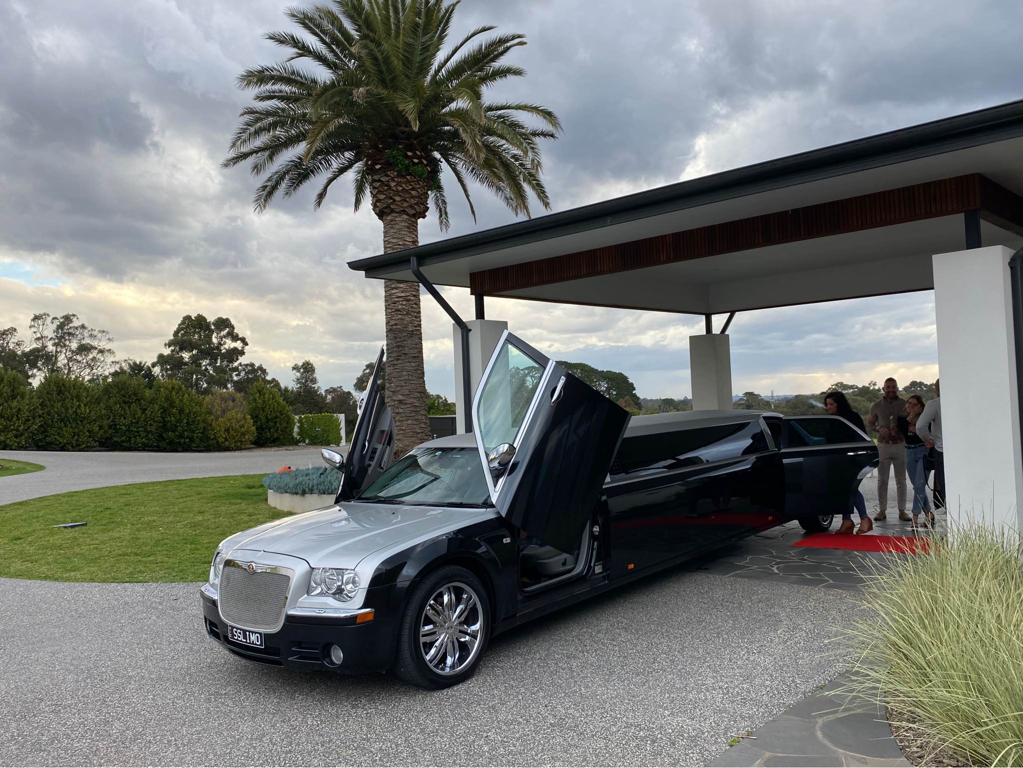 Dave Boss Facebook ad: Limousine limo hummer