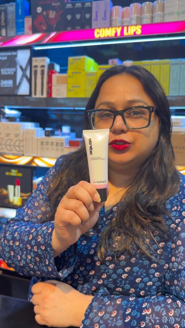 Sotrue Facebook ad: Glow Battle: MAC vs So True Strobe Cream
