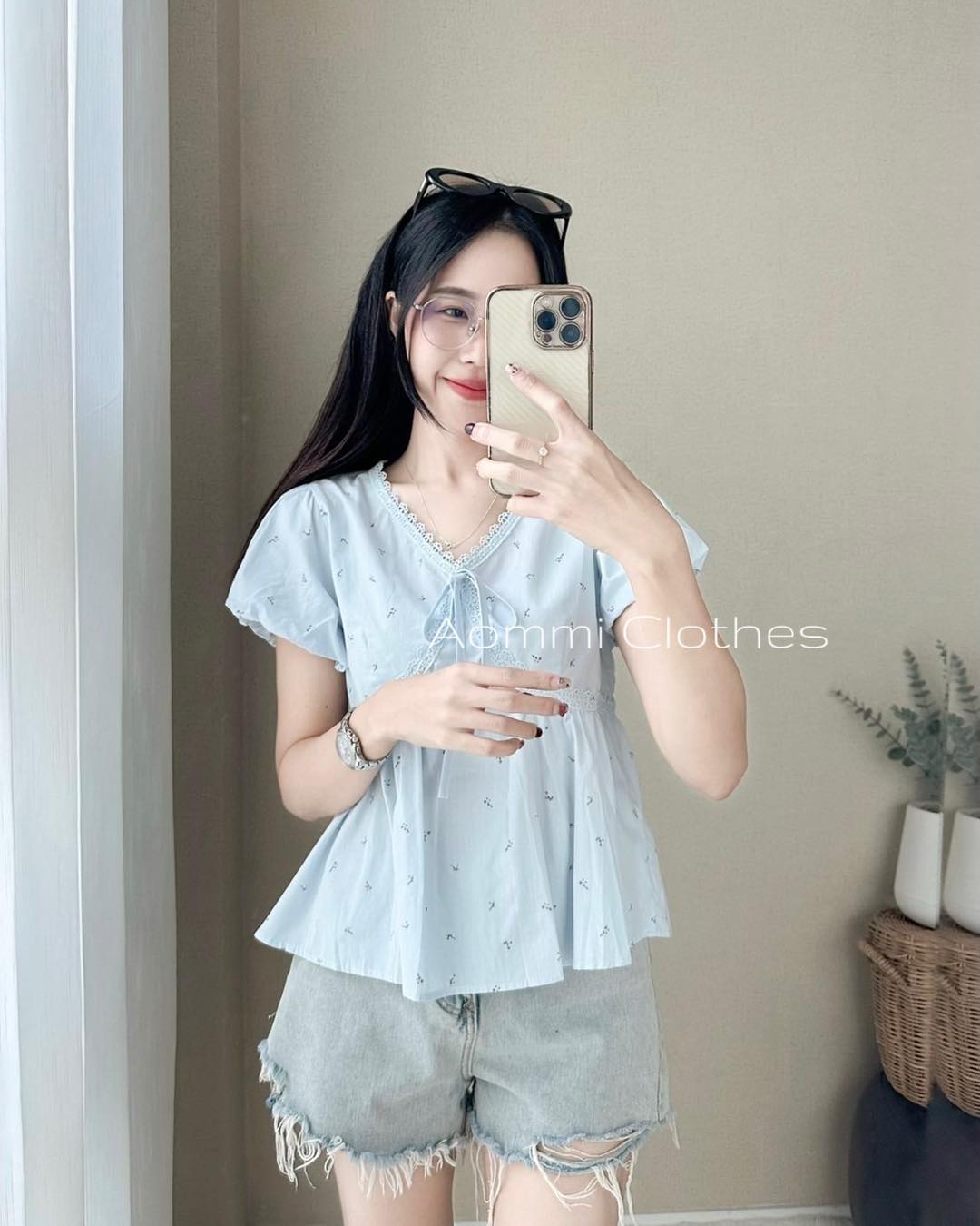 Aommi clothes Facebook ad: ₊˚⊹♡ ⋆˚ ˖°𝑵𝑬𝑾 𝑪𝑶𝑳𝑳𝑬𝑪𝑻𝑰𝑶𝑵 ₊˚⊹♡ ⋆˚