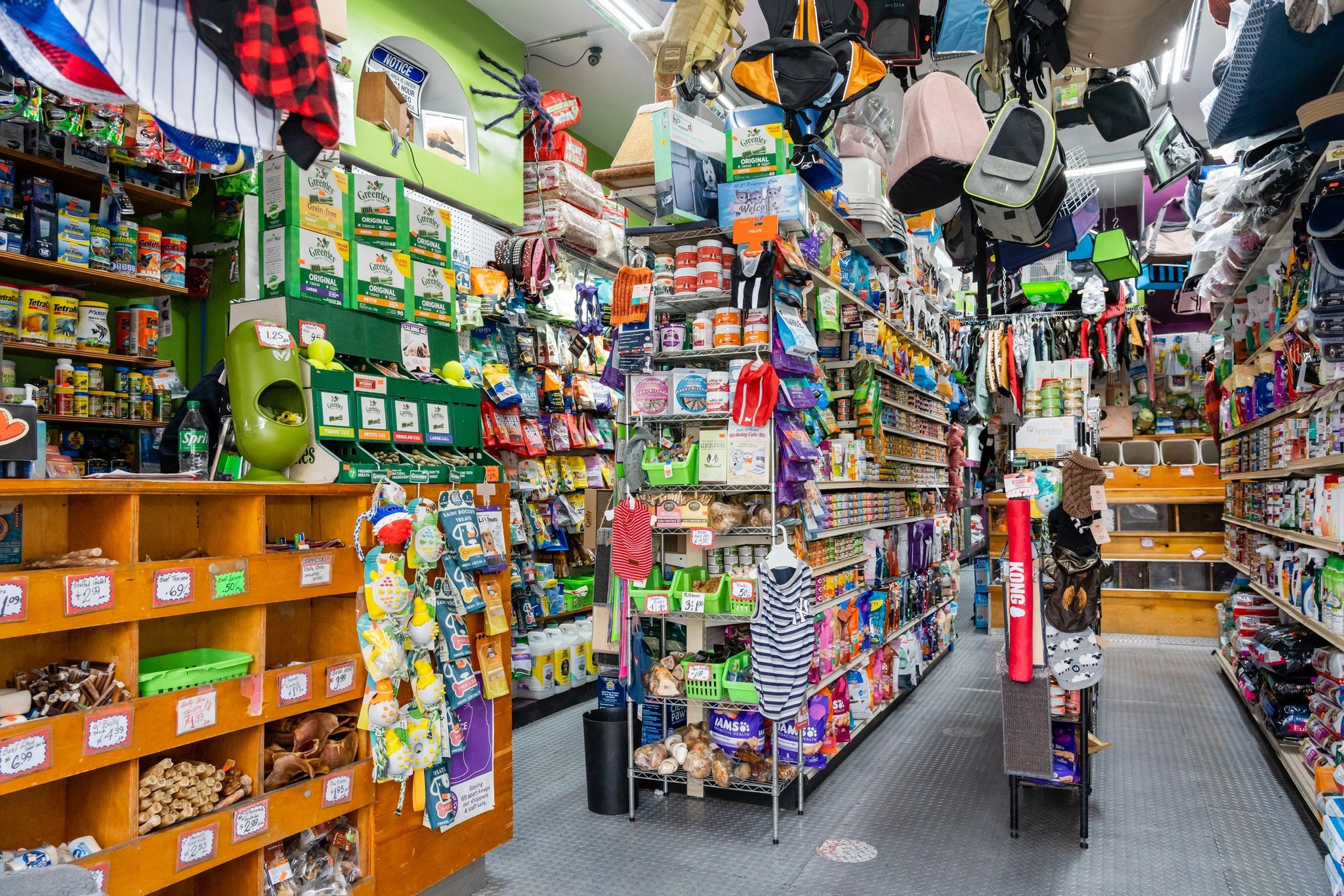 Pet NV Discounts LLC Facebook ad: Everything Your Pet Needs