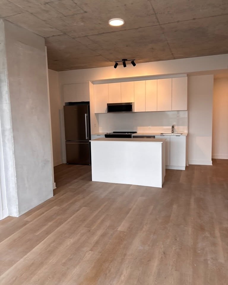 Adrianna Goyette Facebook ad: 2 Beds 1 Bath Apartment