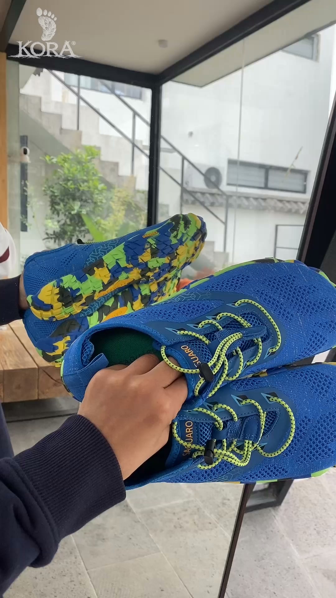 Kora Barefoot Facebook ad: LIBERA TUS PIES
