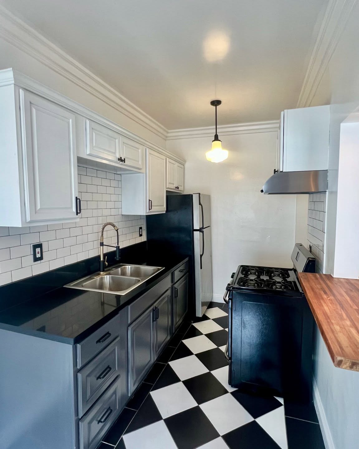 Nassir Shokrian Facebook ad: Studio 1 Bath Apartment
