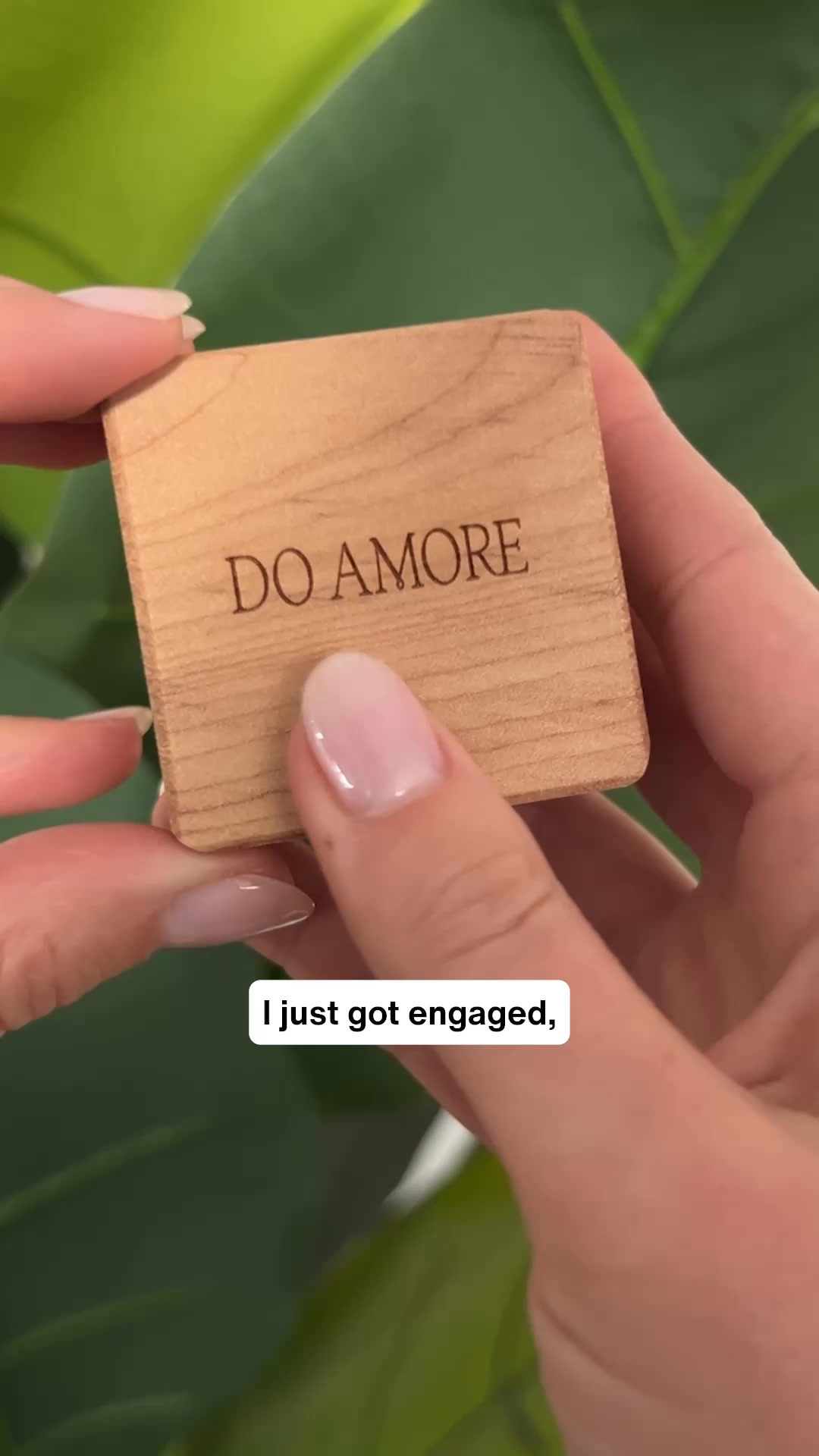 Do Amore Facebook ad: Ethically Sourced Engagement Rings
