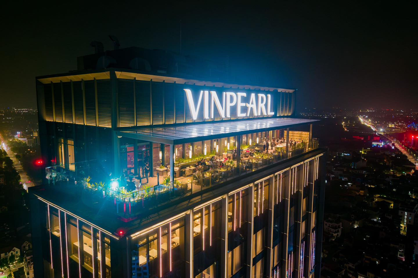 Vinpearl Hotel Bắc Ninh Facebook ad: KHÁM PHÁ ĐÊM NHẠC TẠI STAR 32