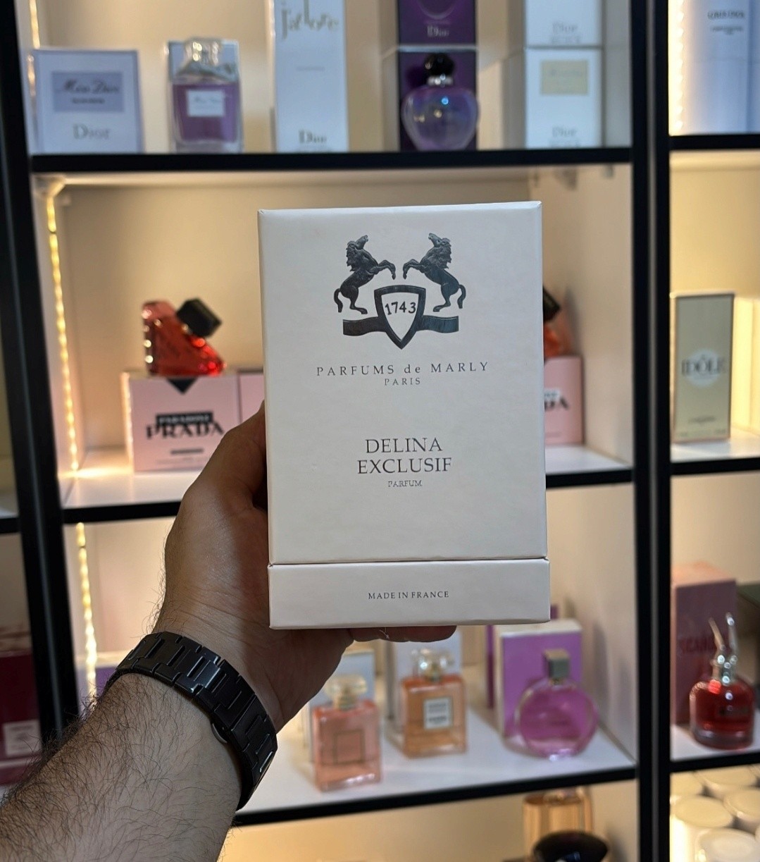 Luxury.perfume11 Facebook ad: فخامة + ثبات + فوحان