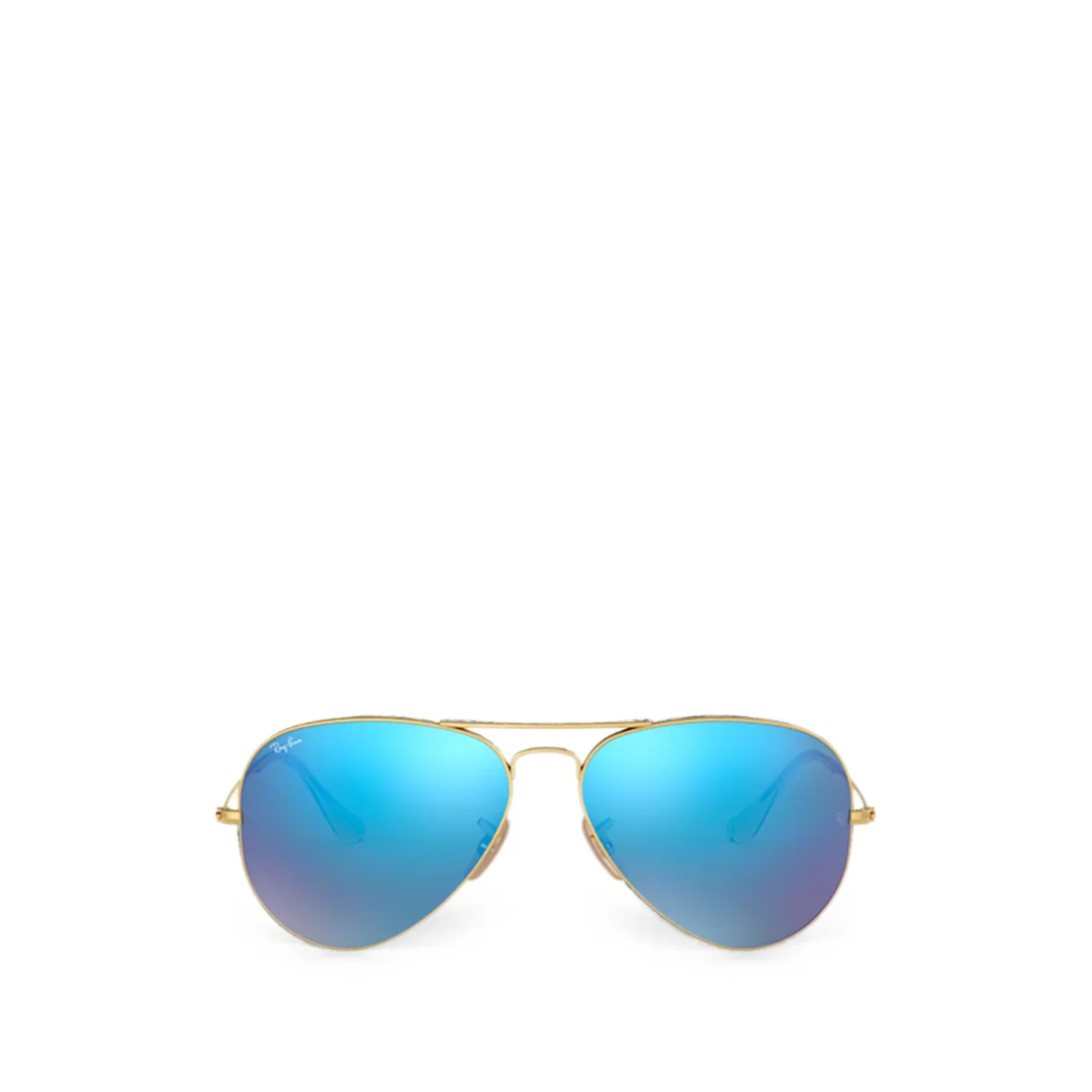 FARFETCH Facebook ad: Explore the season