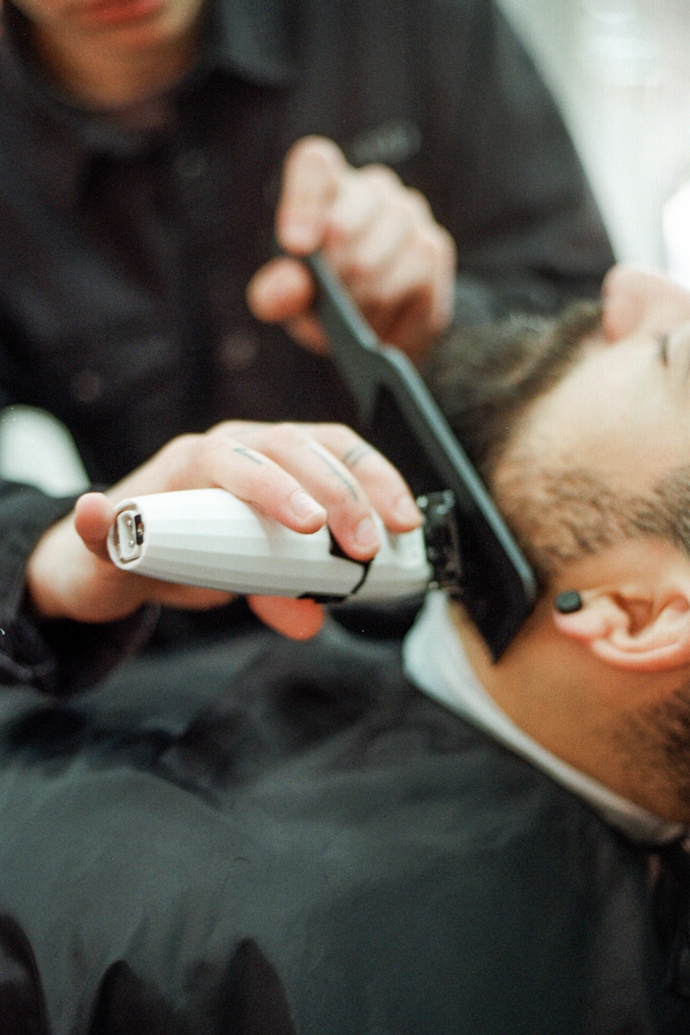 Barbearia Le Beard & Óleos para Barba Facebook ad: A Barbearia Le Beard destaca-se pela dedicação ao…