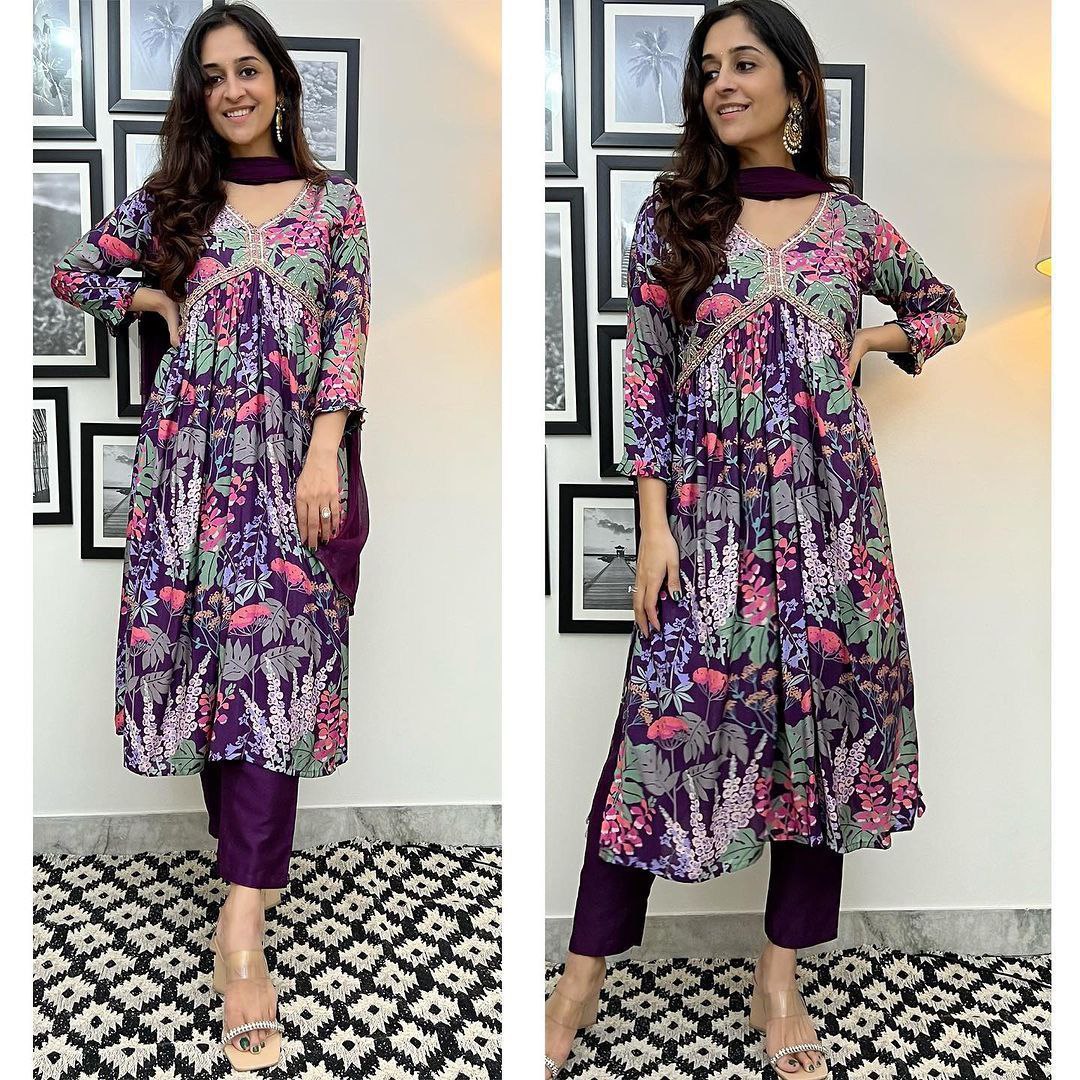 AJ Store Facebook ad: Discover fashion that speaks to your unique style…