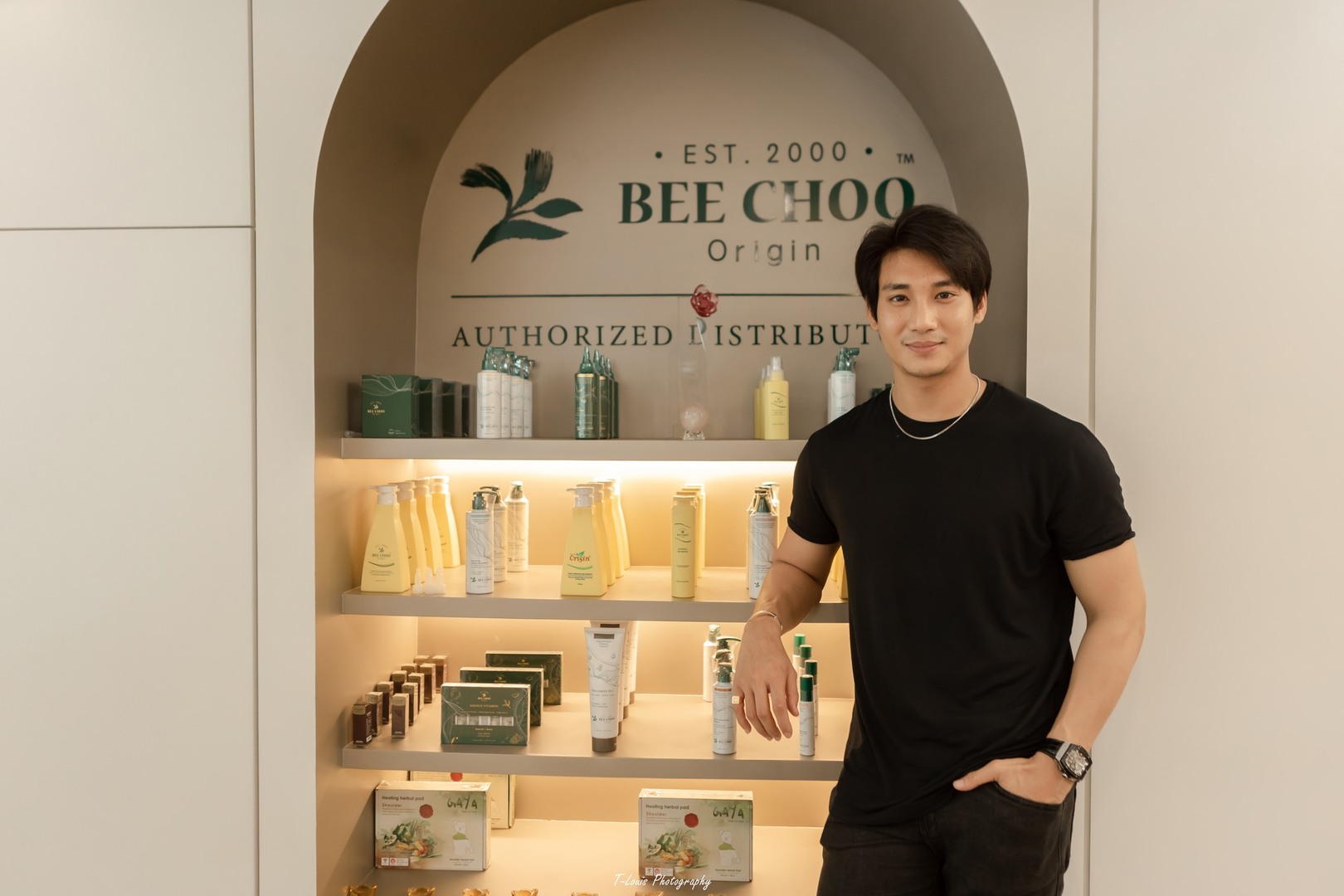 Bee Choo Origin Myanmar - Sole Distributor Facebook ad: အားလုံးချစ်တဲ့ နိုင်ငံကျော်မင်းသား ပိုင်တံခွန်ကတော့…