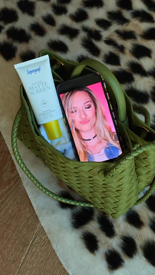 Supergoop Facebook ad: 2016 was iconic, but let’s elevate it with…
