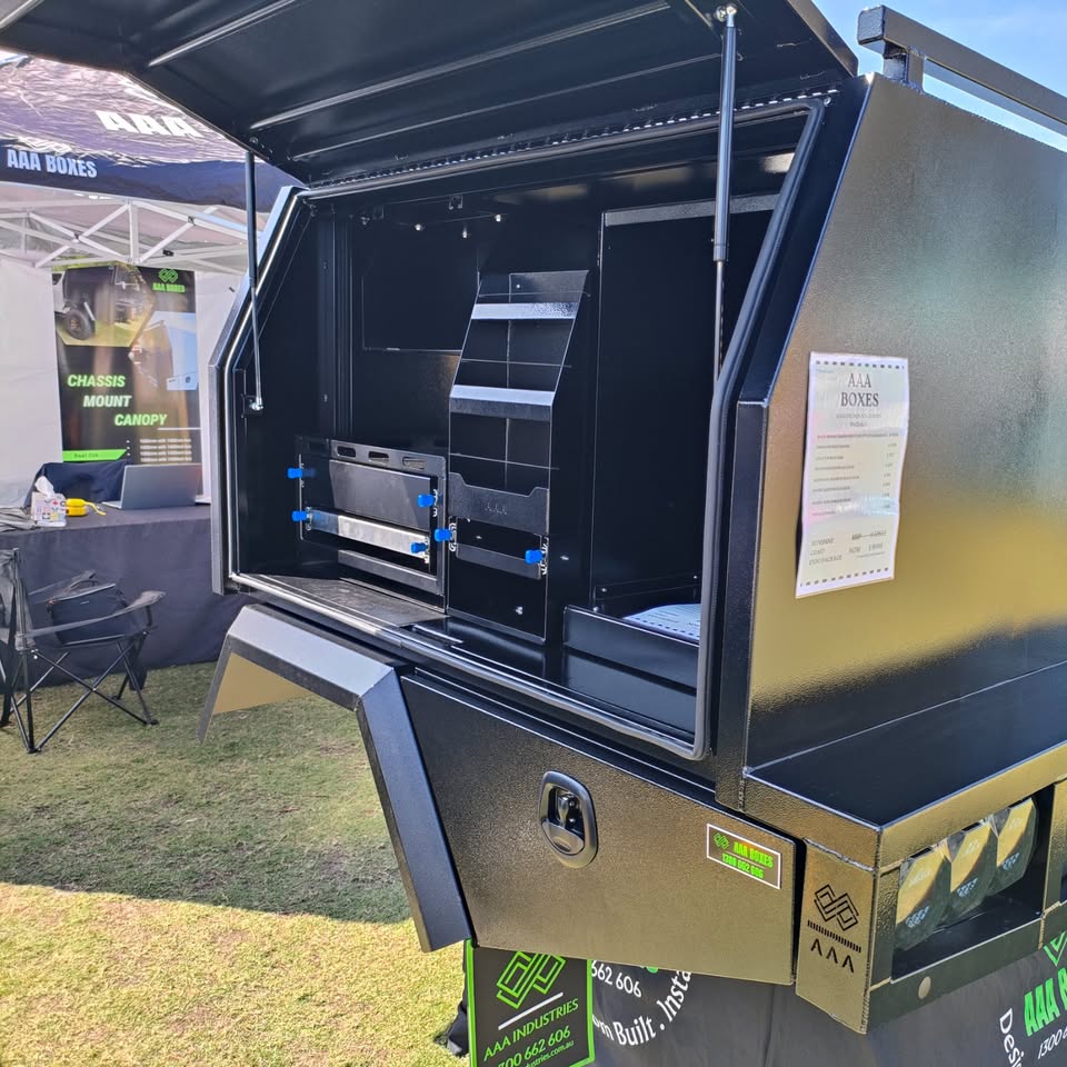 Kenny Su Facebook ad: 【Sale Mel】Premium 5052 Alloy Dual cab1800mm & 1600mm box…