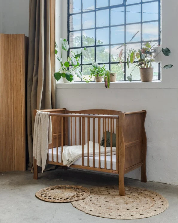 Hola BB Facebook ad: Woodies Noble Vintage Cot