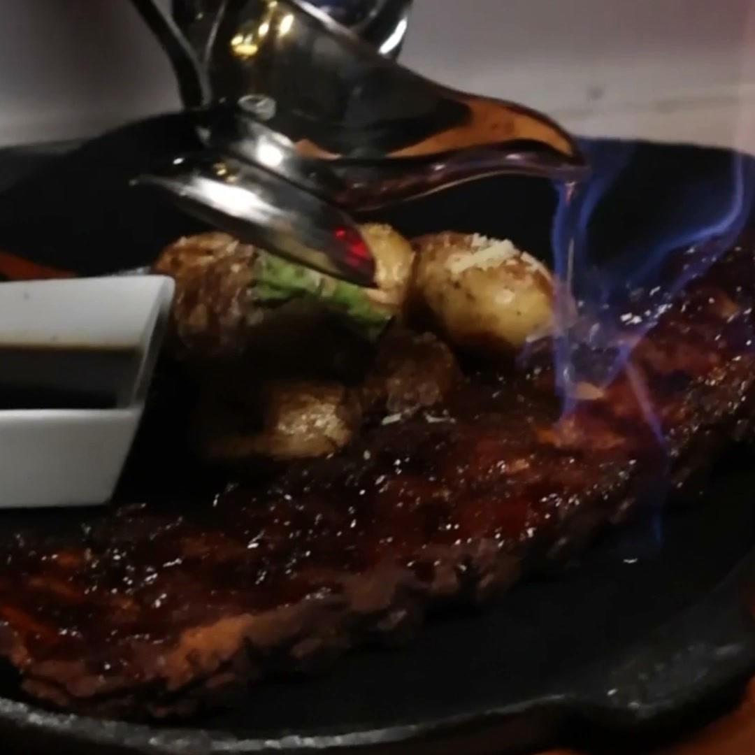 Butcher Box Facebook ad: Build a box you'll actually eat.