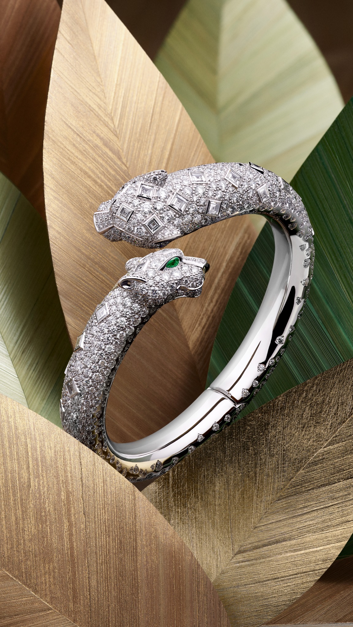 Cartier Facebook ad: An hommage to the Métiers d'Art, straw marquetry…