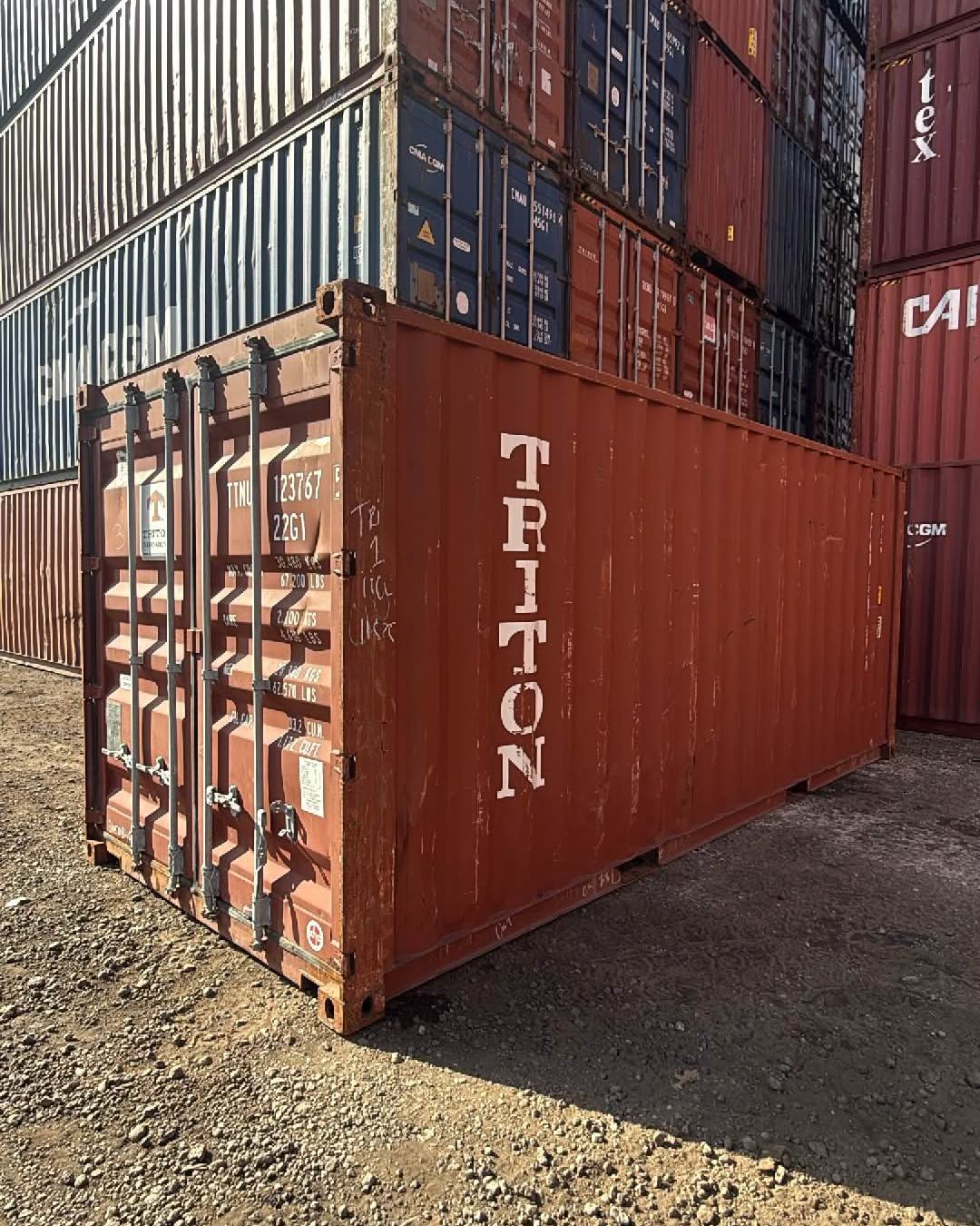 Ram Alvarez Facebook ad: 20ft SHIPPING CONTAINERS /STORAGE