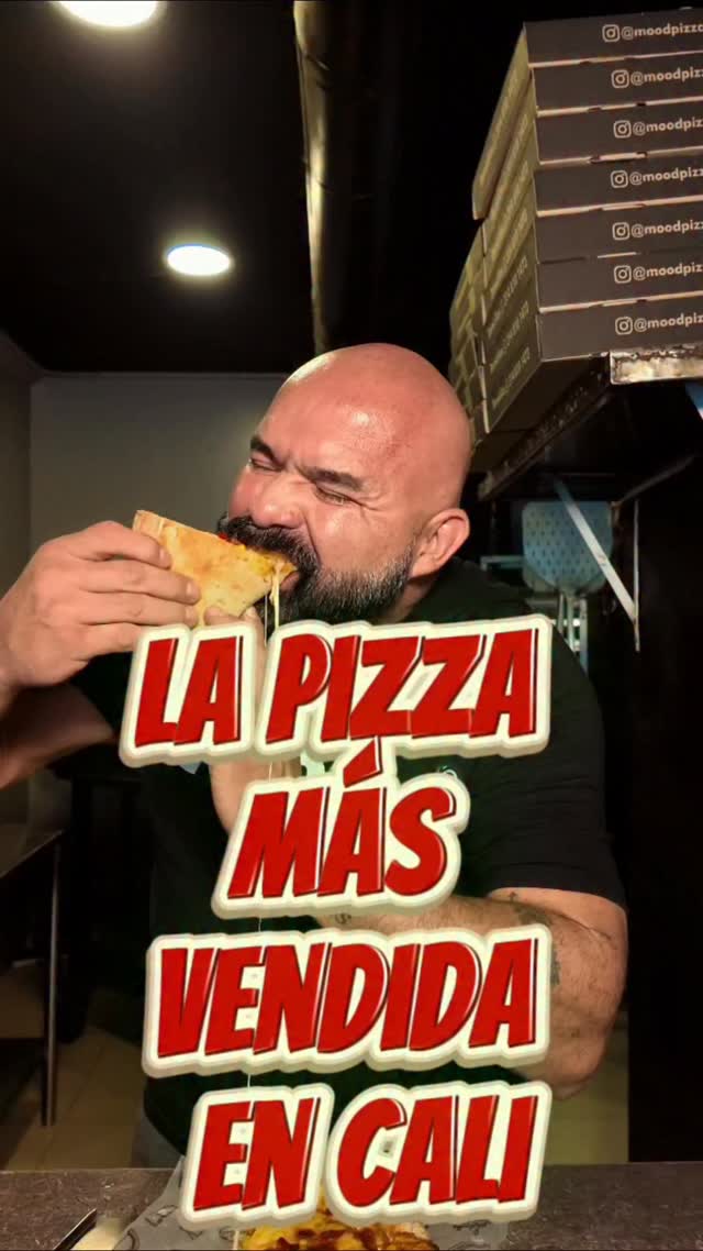 Mood Pizza Facebook ad: Pizza familiar 12 porciones puedes elegir mitad y…