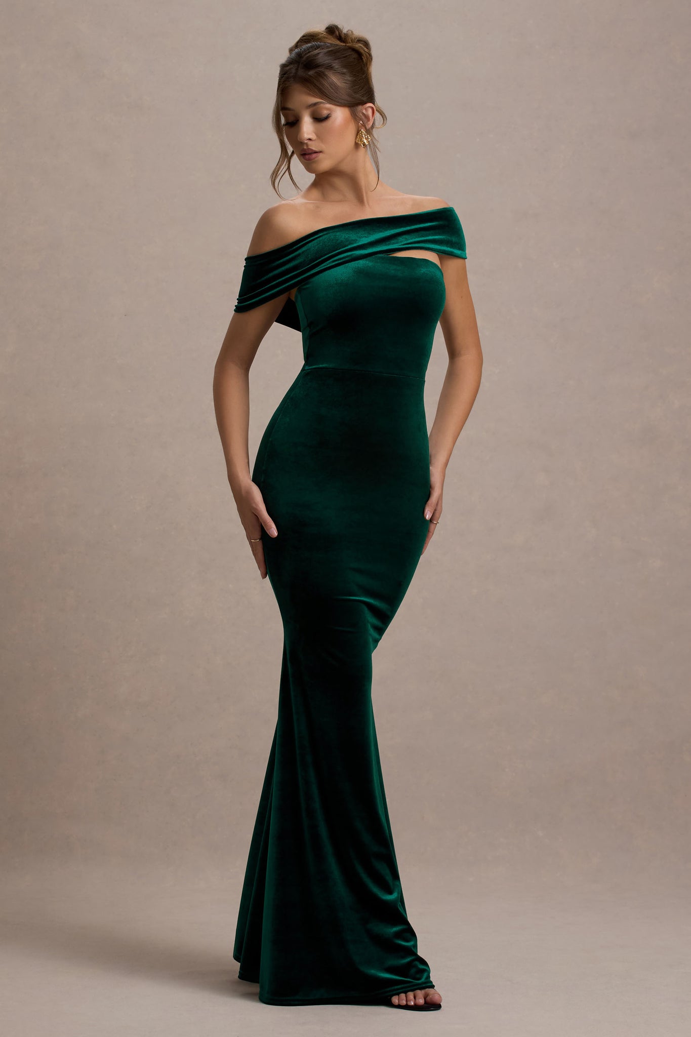 Club L London Facebook ad: Maxi dresses that redefine elegance Shop Now