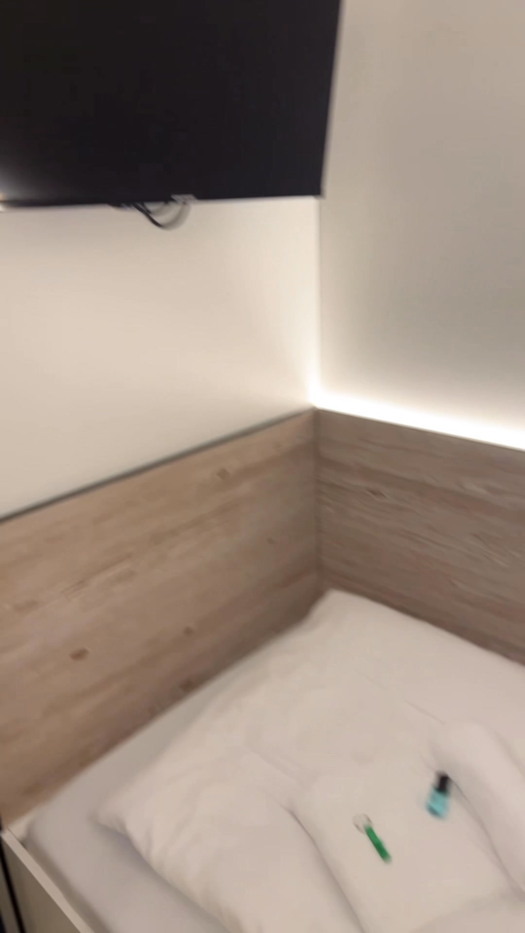 Roatel Facebook ad: Mikrohotels auf deiner Reiseroute!
