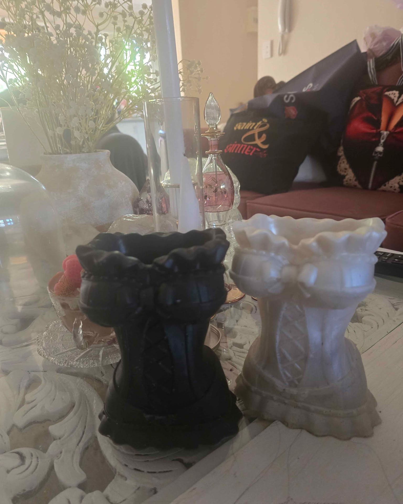 Fiona Kitana Nguyen Facebook ad: Corset epoxy pencil holder (solid)