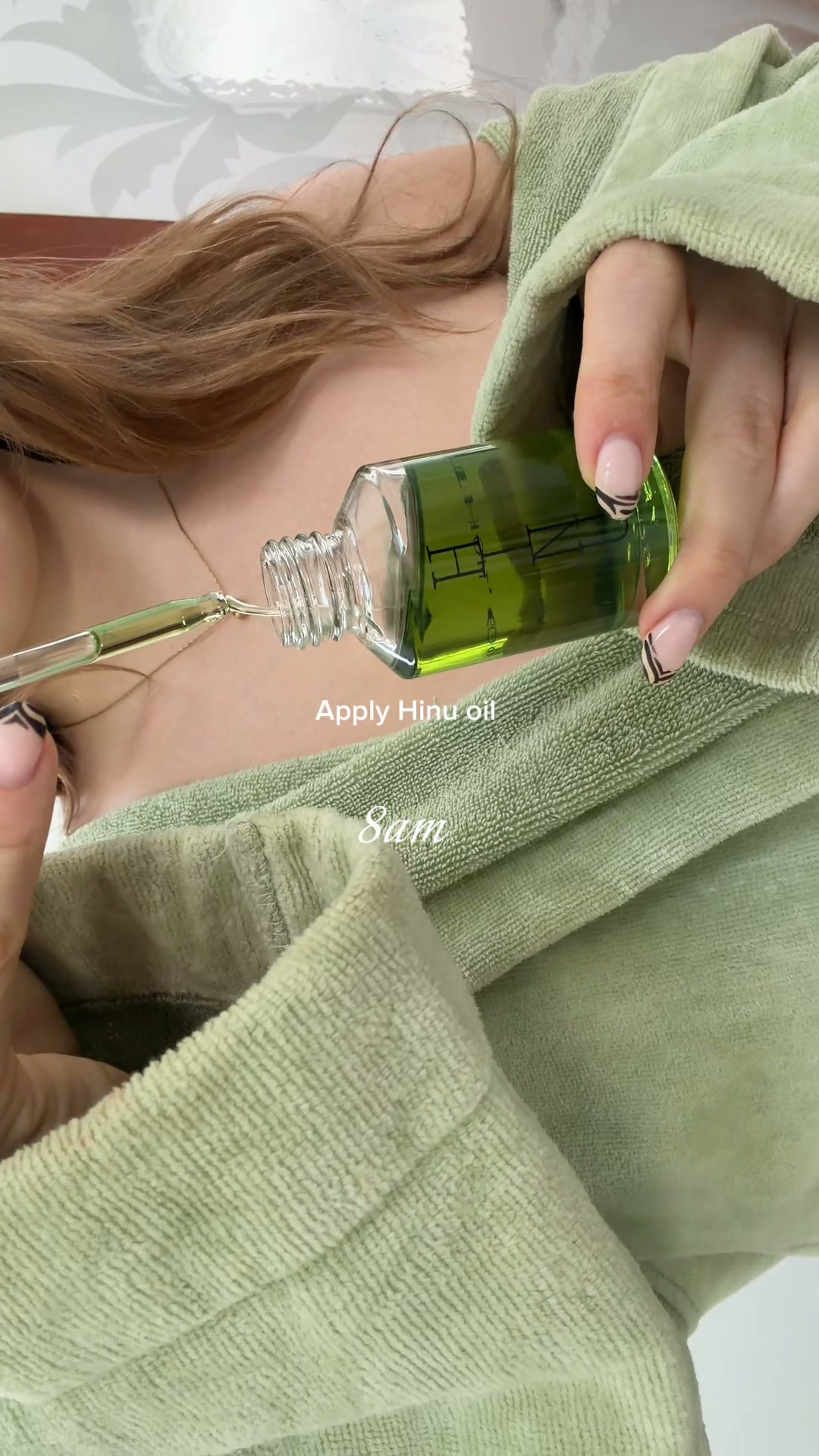 HINU Facebook ad: A holistic esthetician's pick