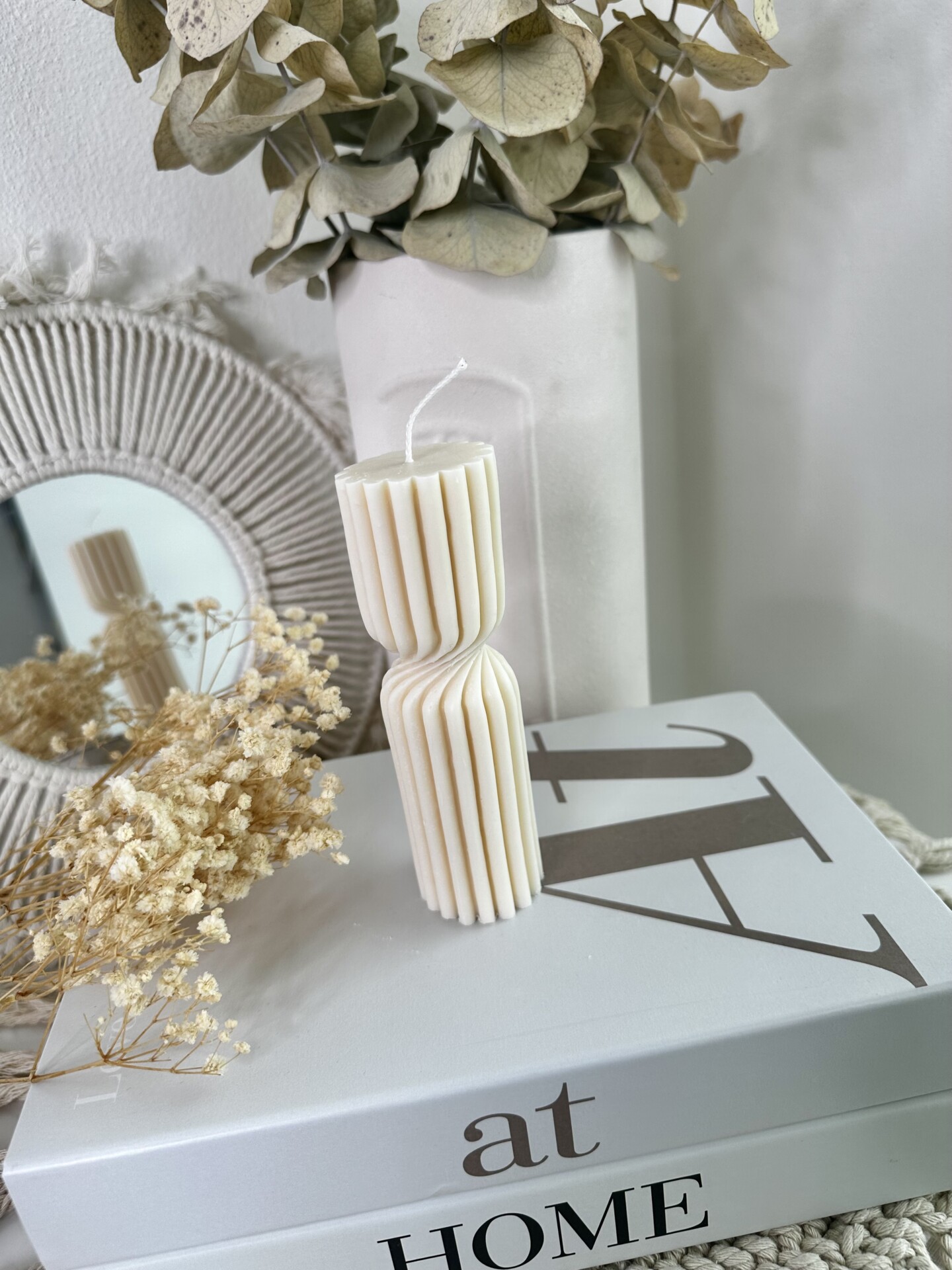 LuxuryCandles Facebook ad from Nov 21, 2025